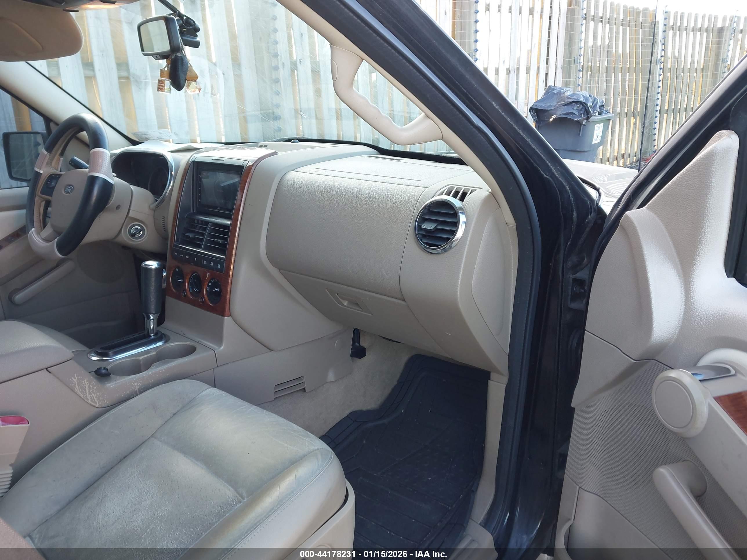 FORD EXPLORER image 5