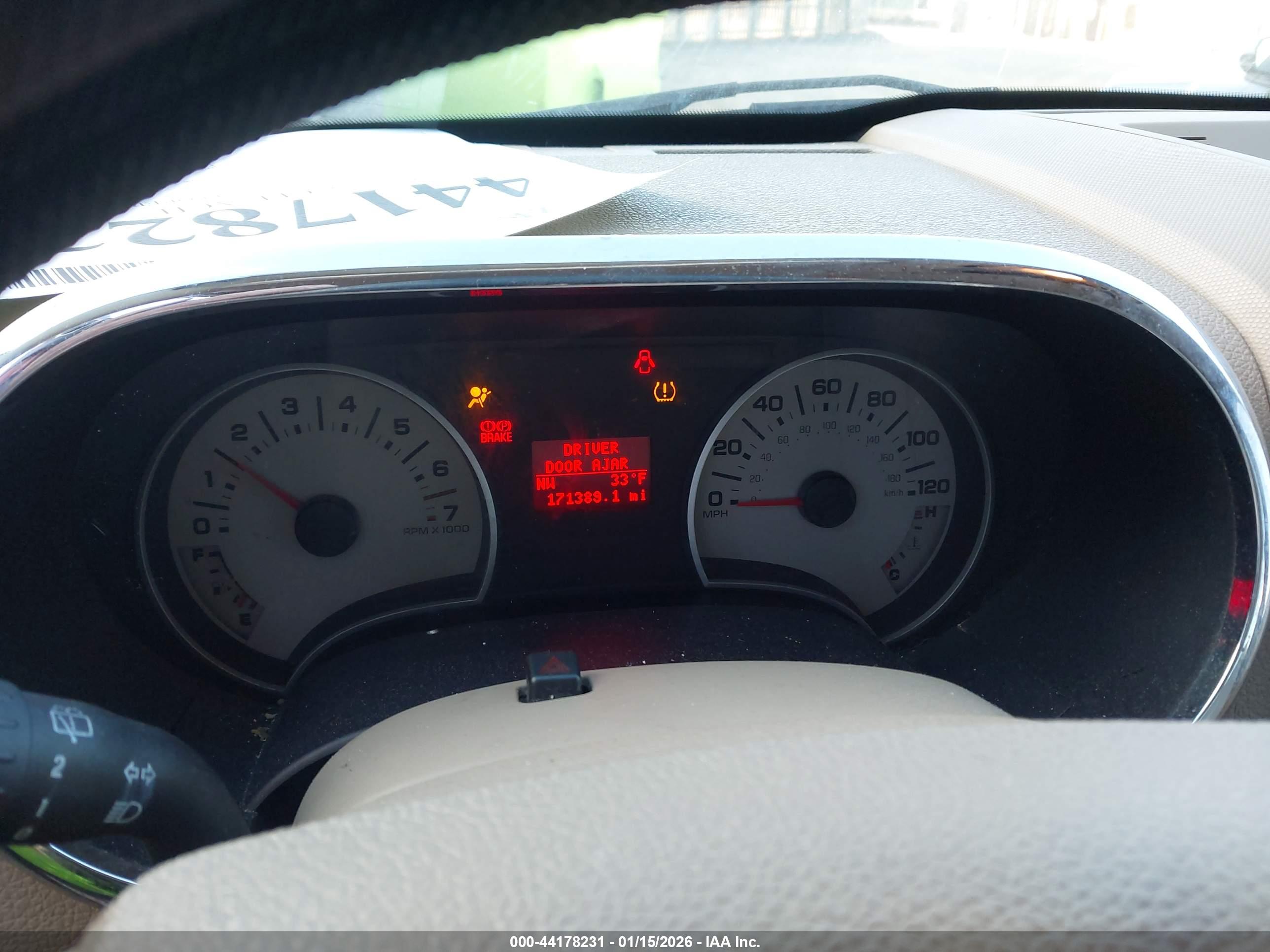 FORD EXPLORER image 7