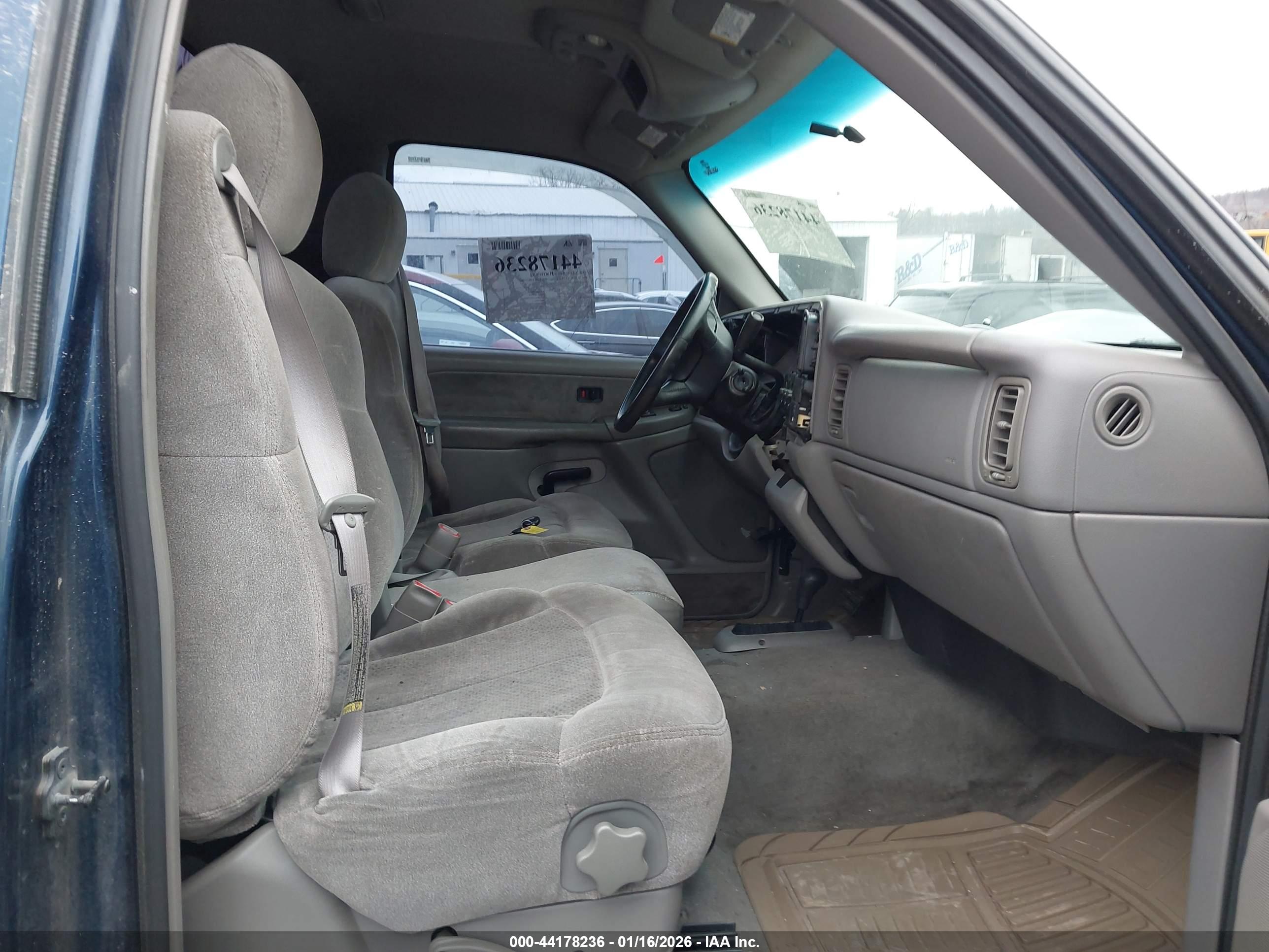 CHEVROLET SILVERADO image 5