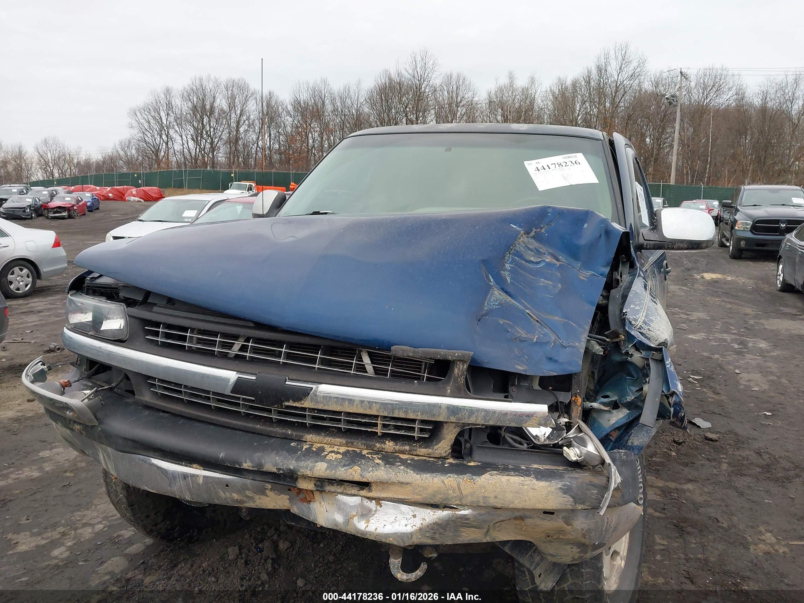 CHEVROLET SILVERADO image 6