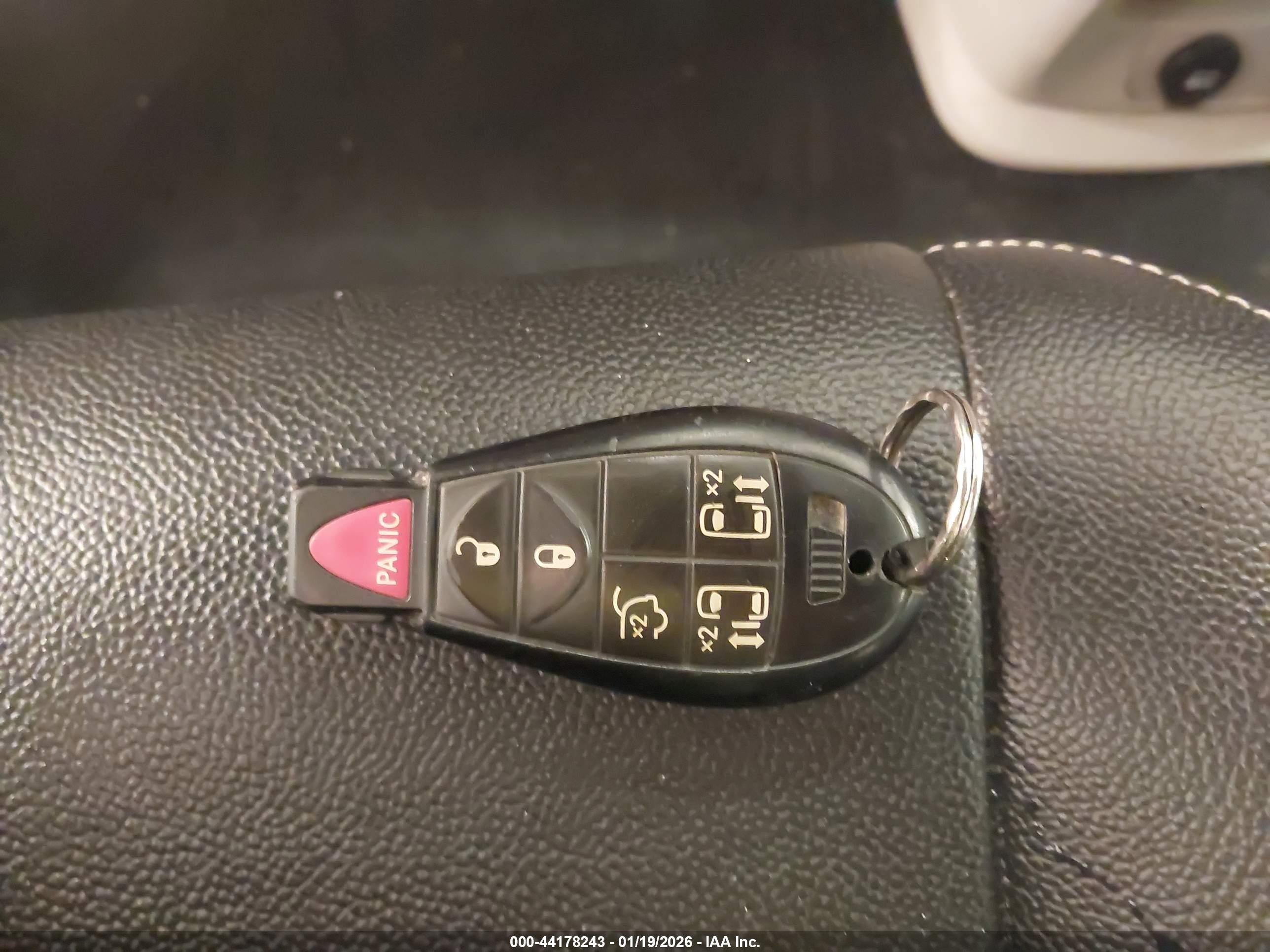 CHRYSLER TOWN image 11