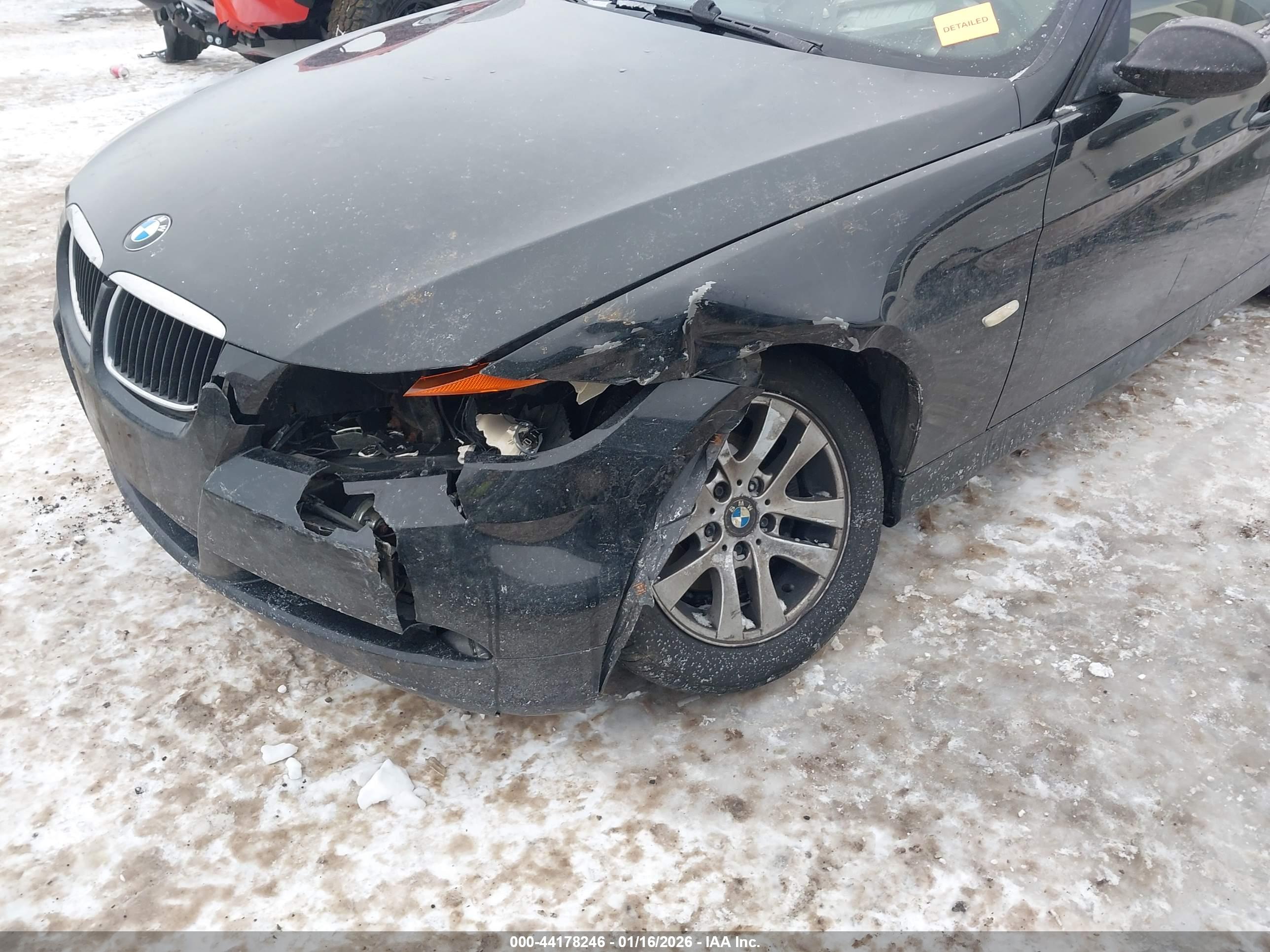 BMW 325XI image 6