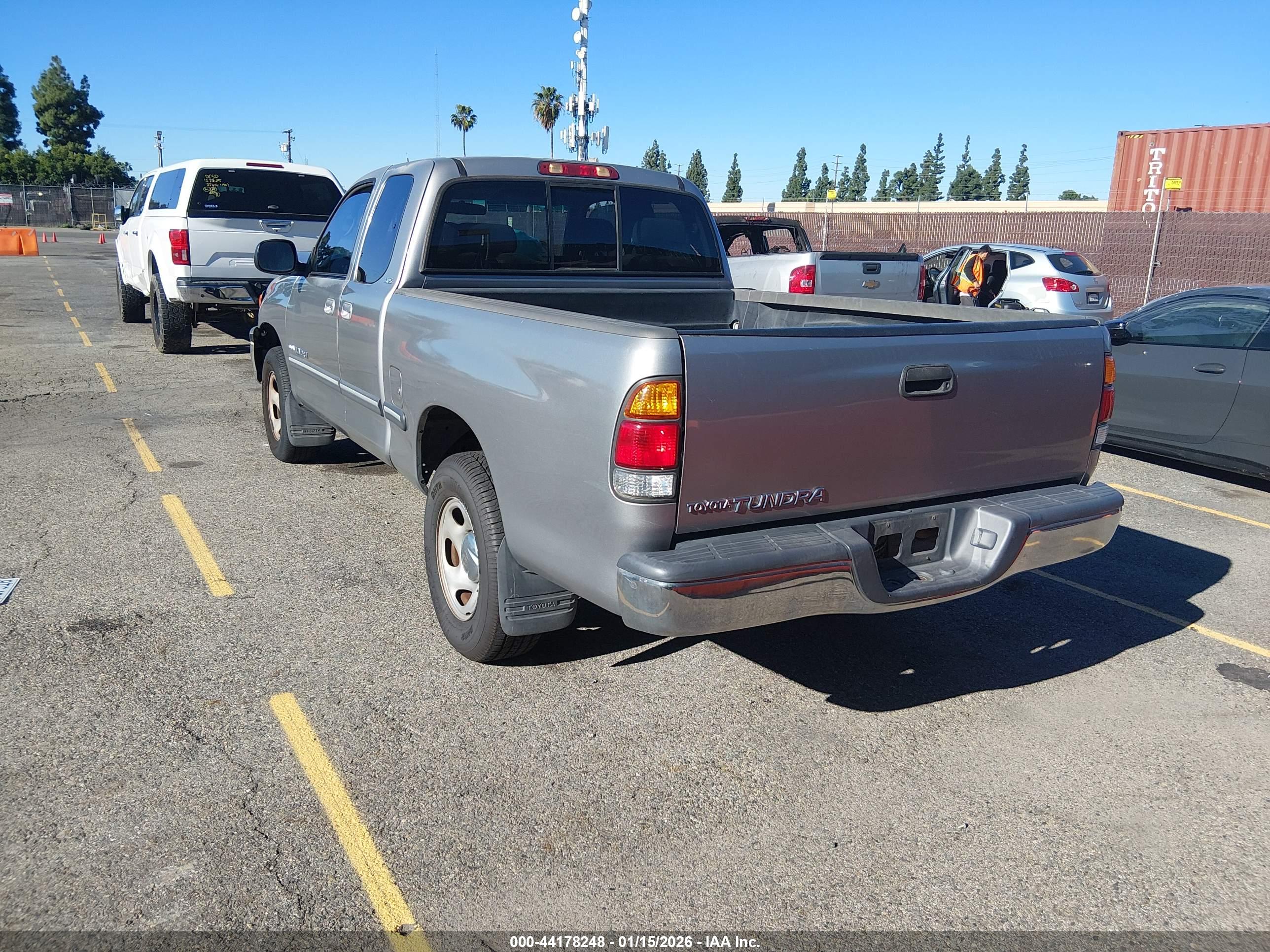TOYOTA TUNDRA image 3