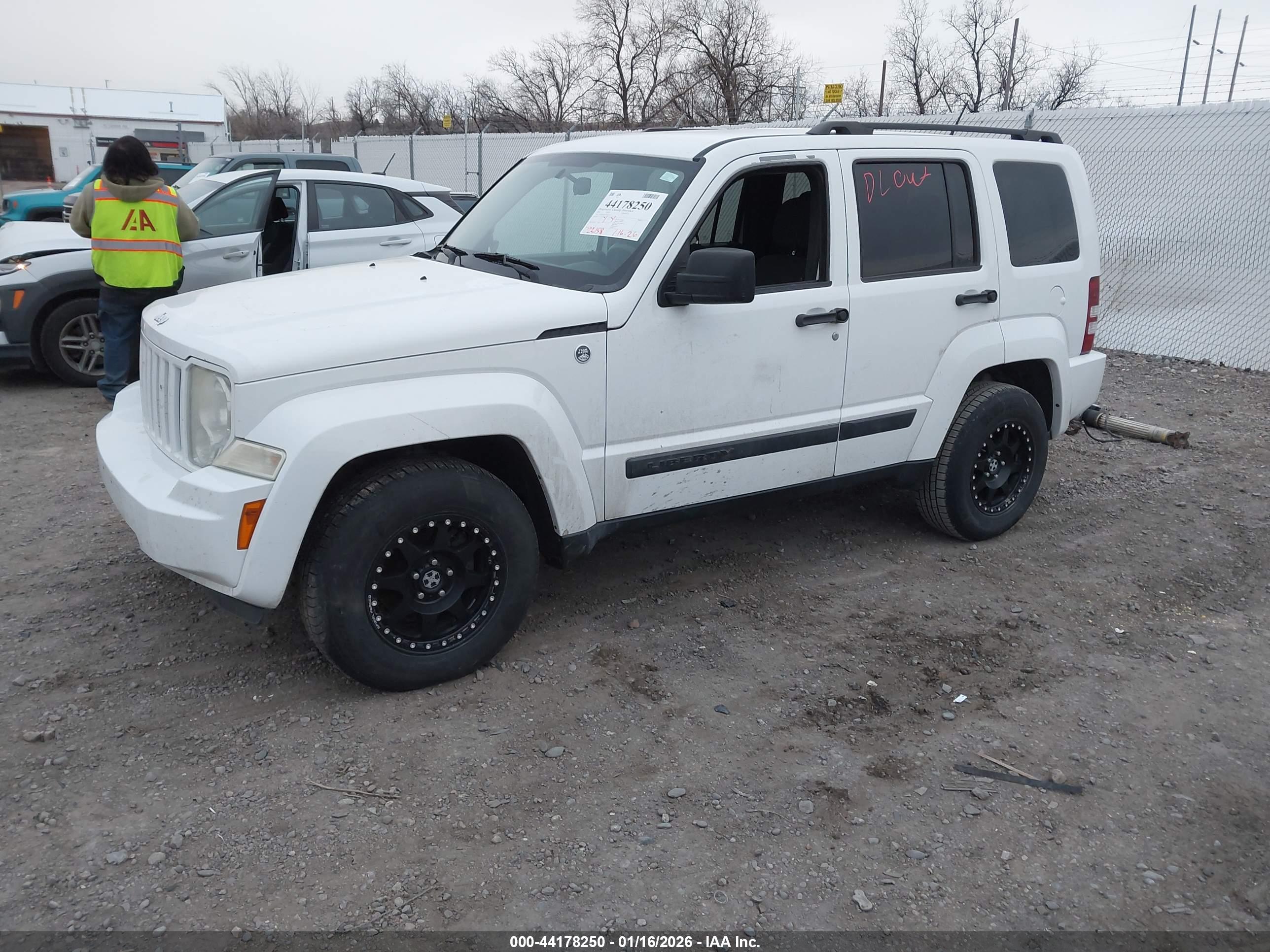 JEEP LIBERTY image 2