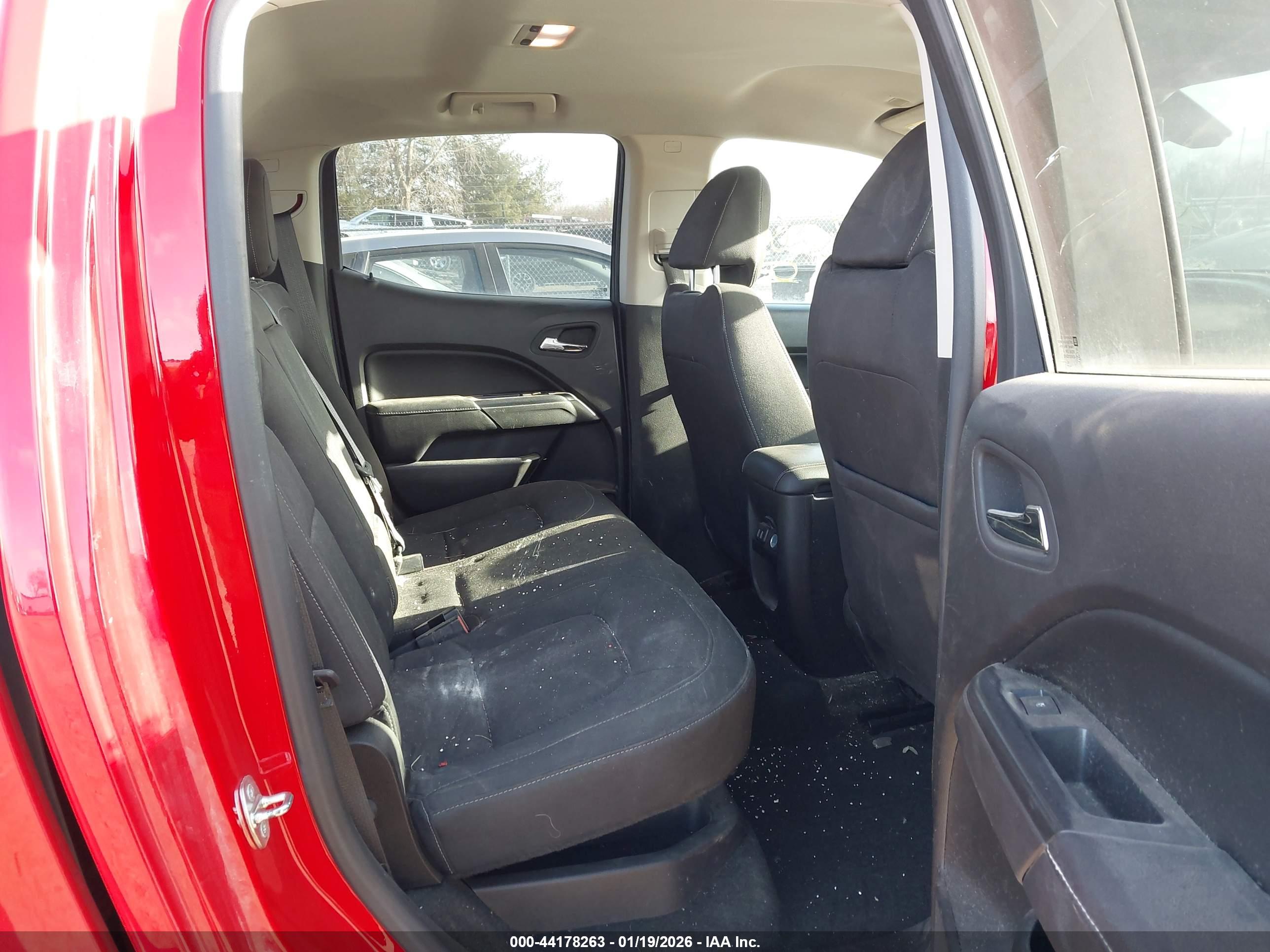 GMC CANYON image 8
