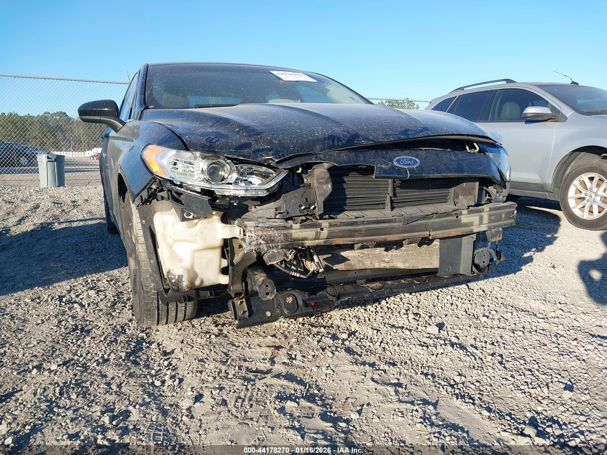FORD FUSION image 6