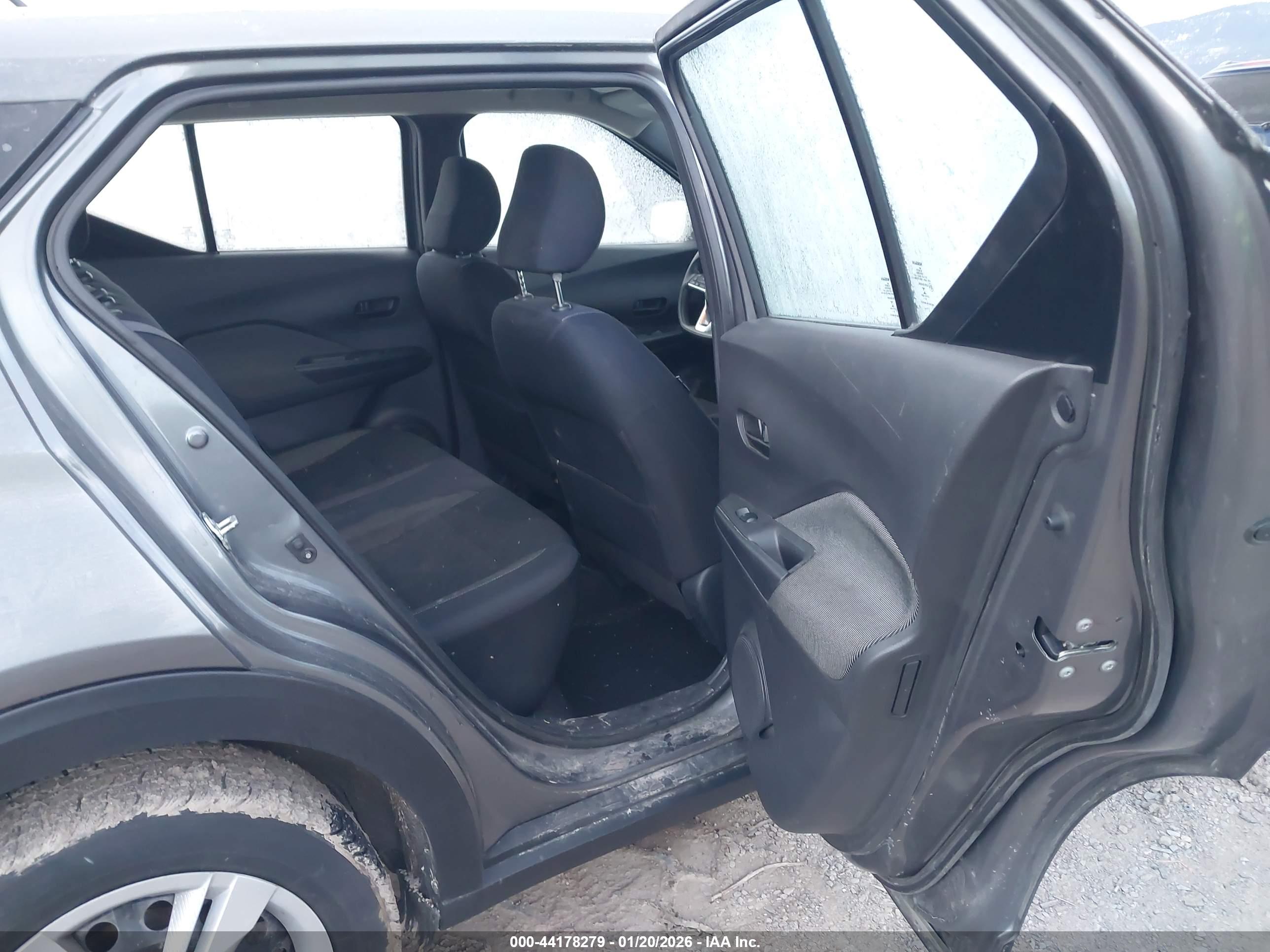 NISSAN KICKS image 8