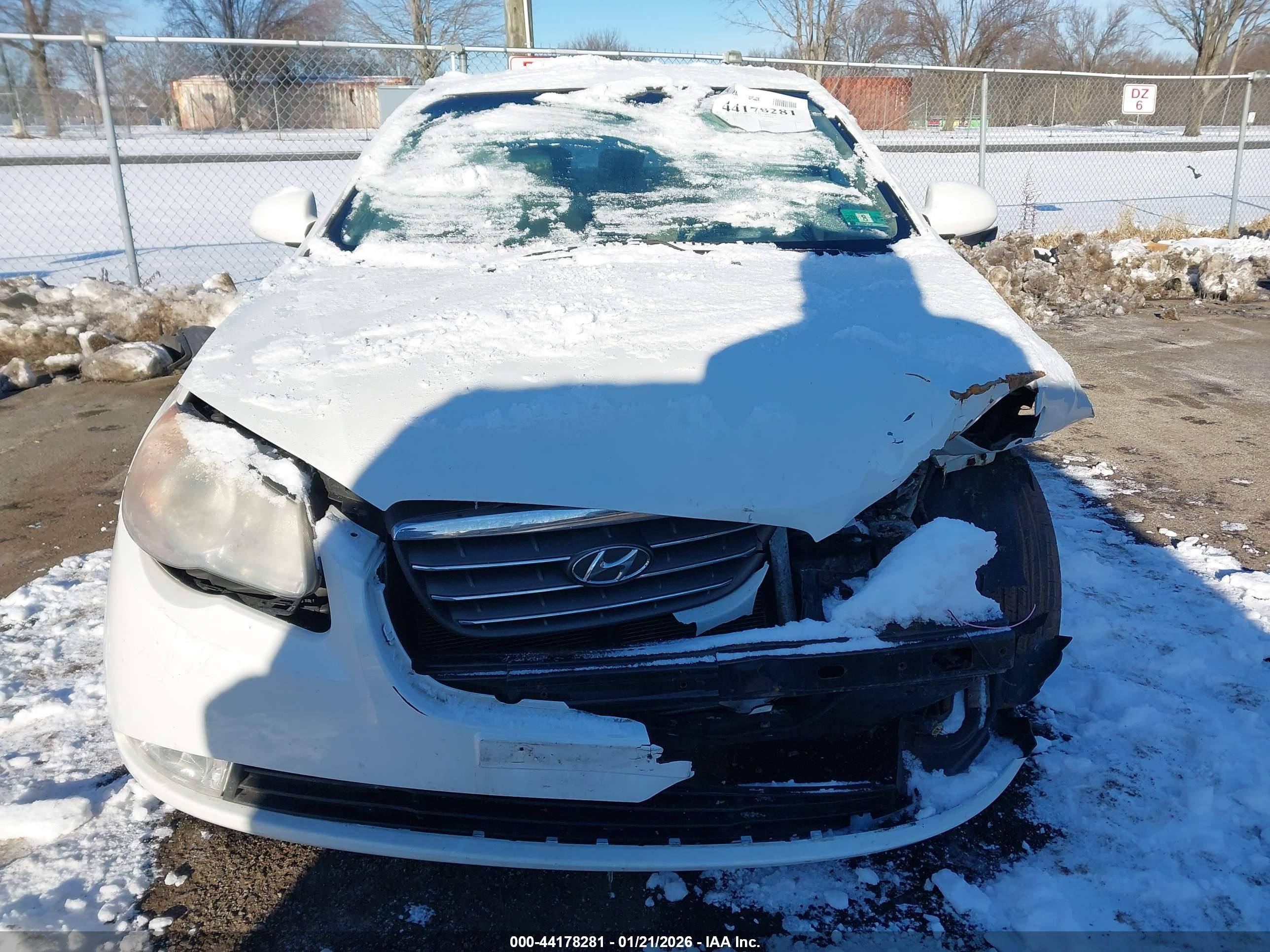 HYUNDAI ELANTRA image 6