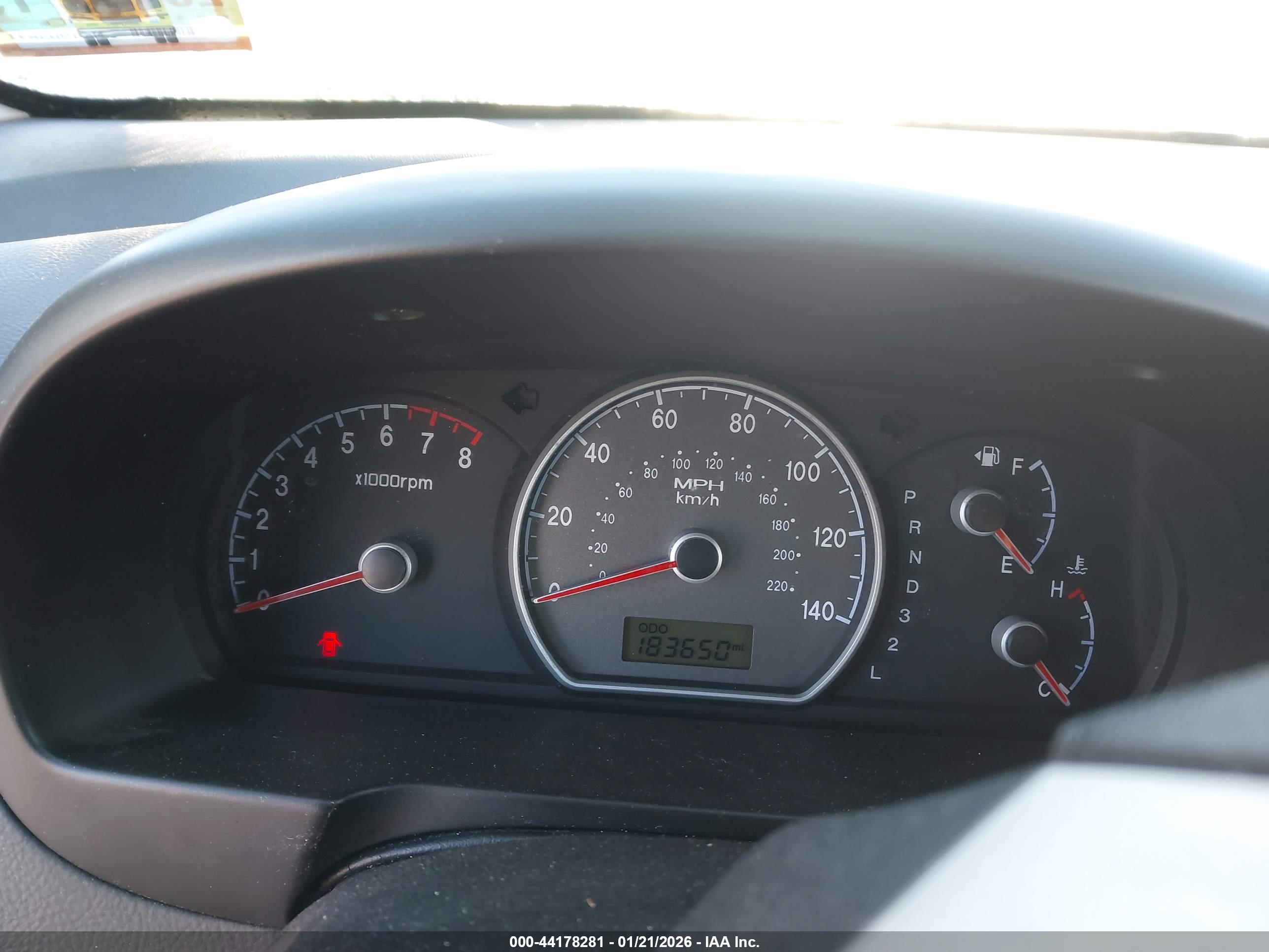 HYUNDAI ELANTRA image 7