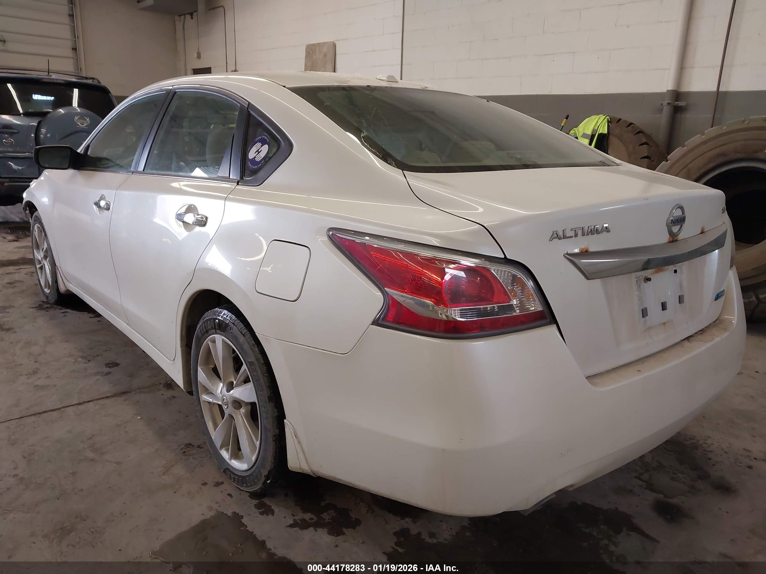 NISSAN ALTIMA image 3