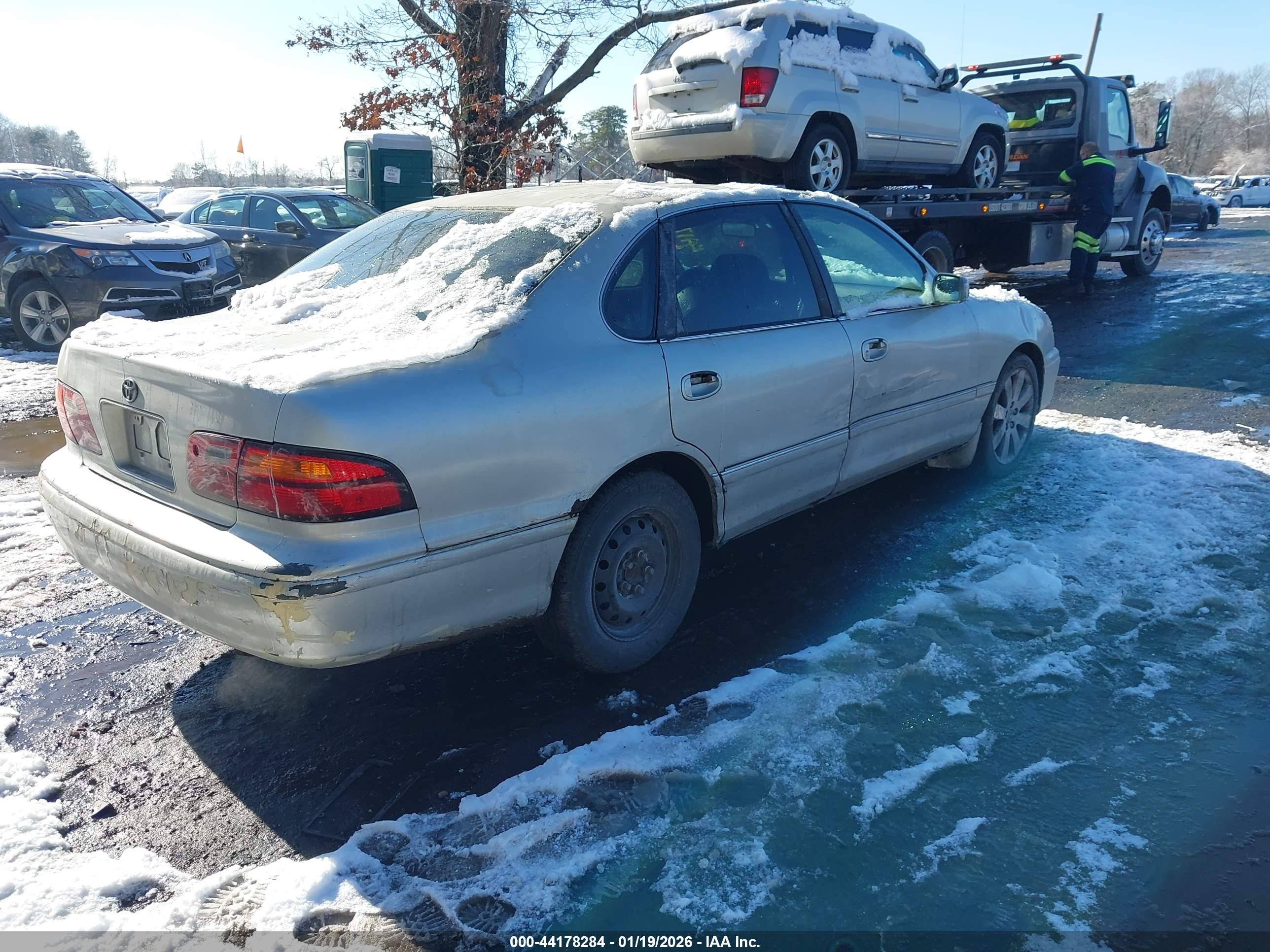 TOYOTA AVALON image 4
