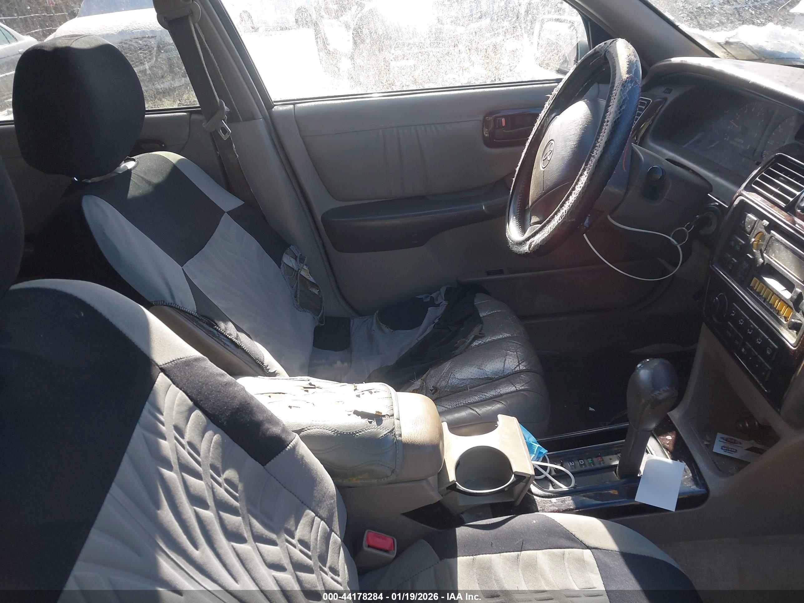 TOYOTA AVALON image 5
