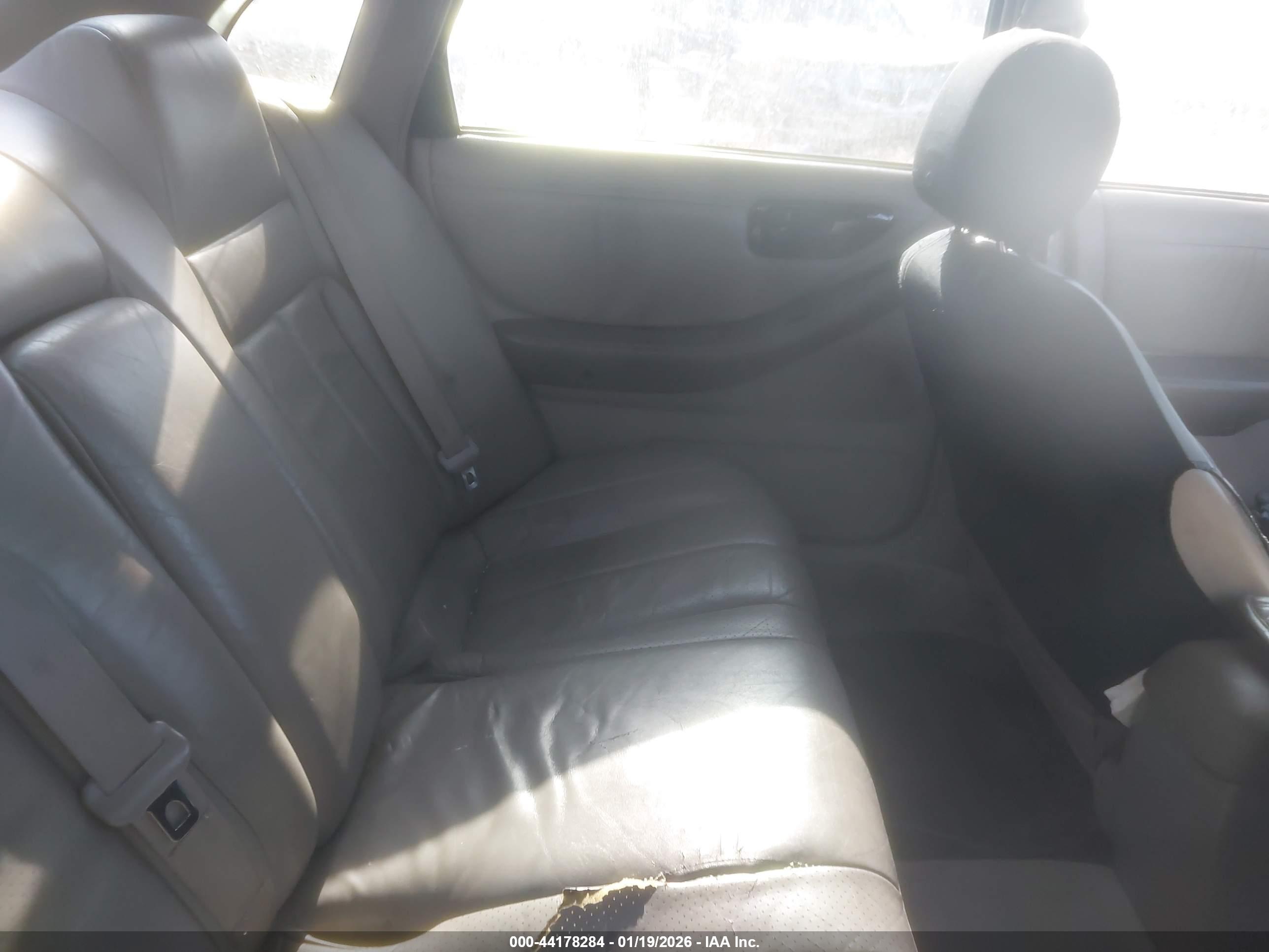 TOYOTA AVALON image 8