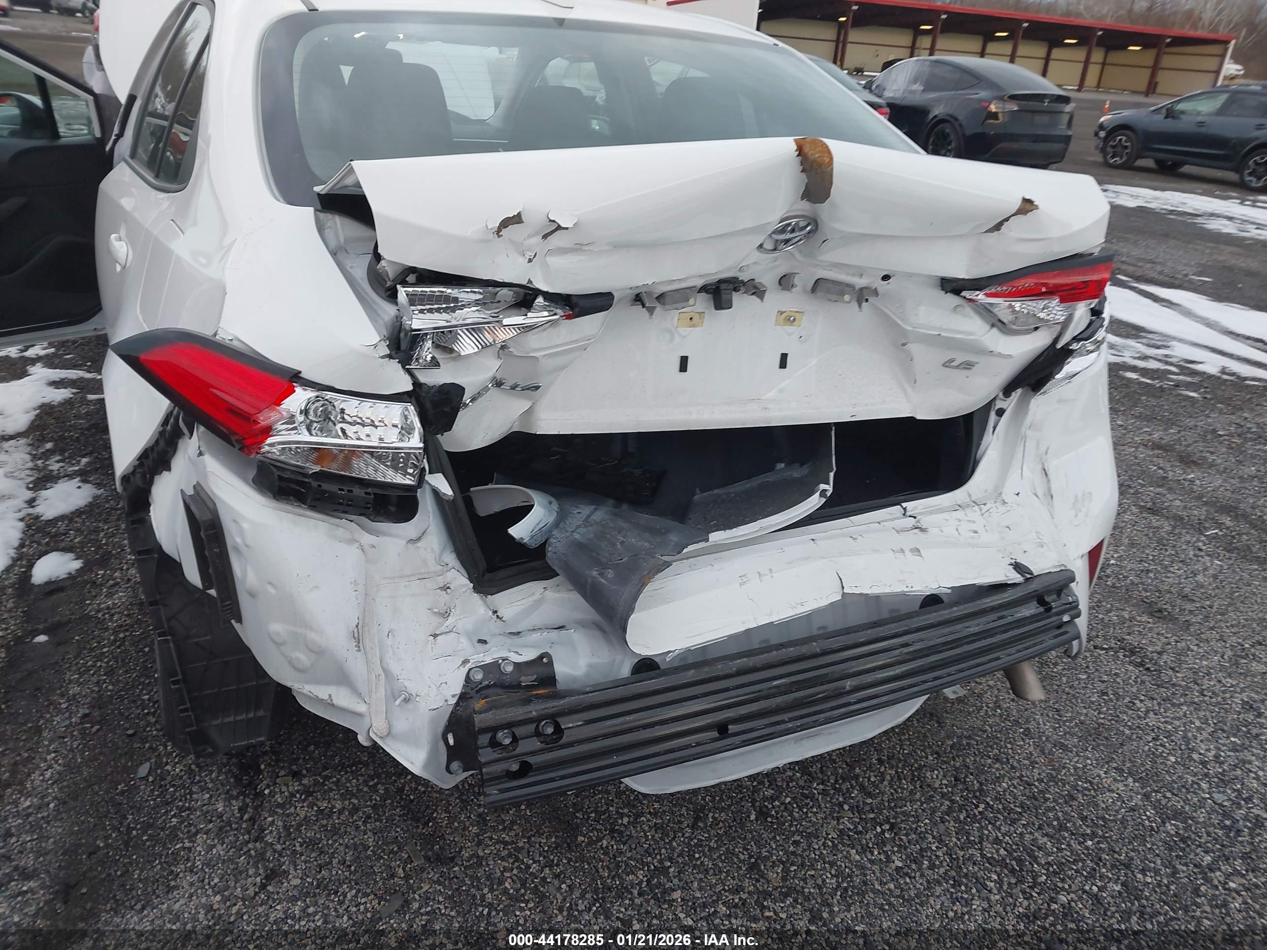 TOYOTA COROLLA image 6