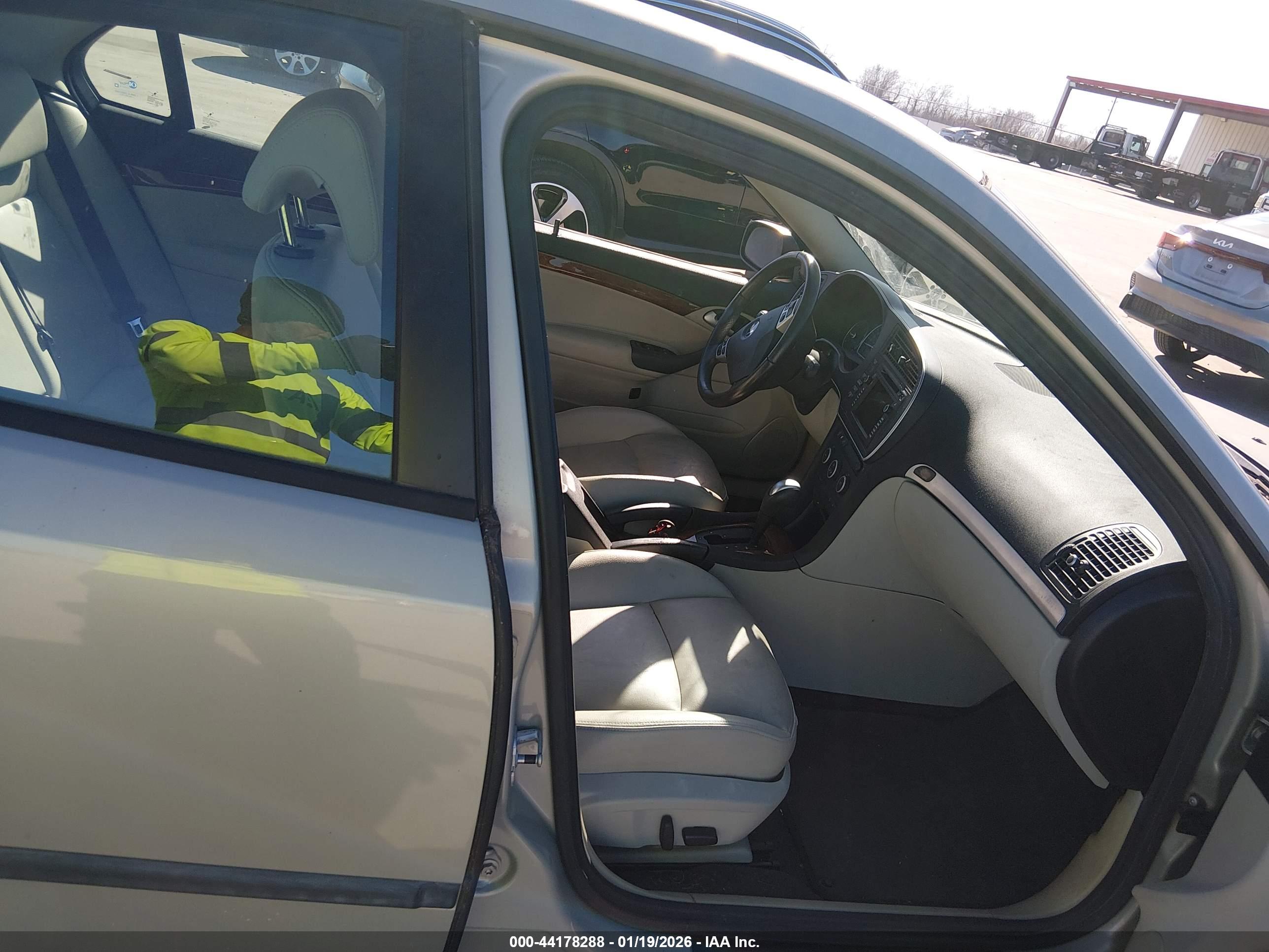 SAAB 9-3 image 5