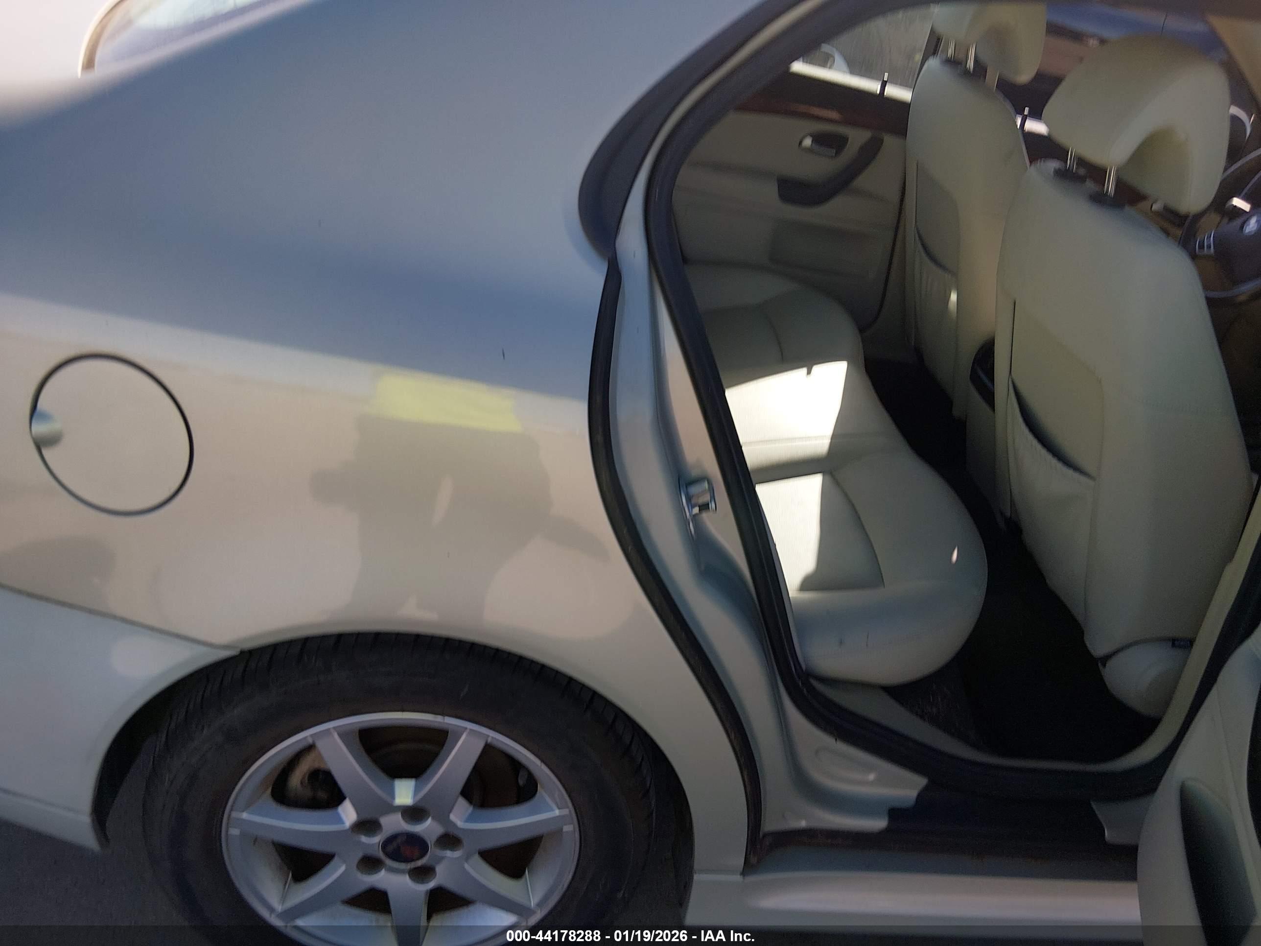 SAAB 9-3 image 8