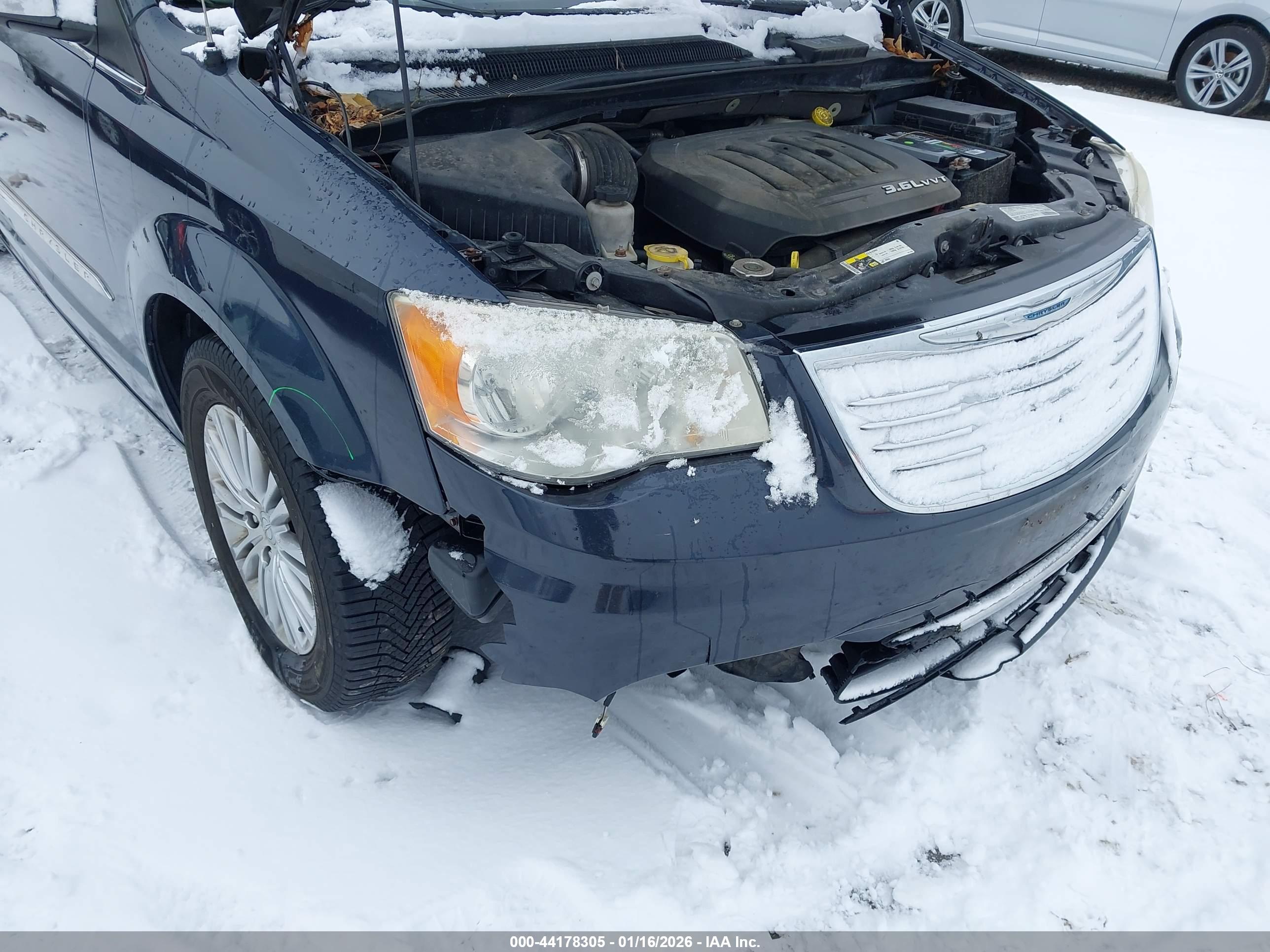 CHRYSLER TOWN image 6