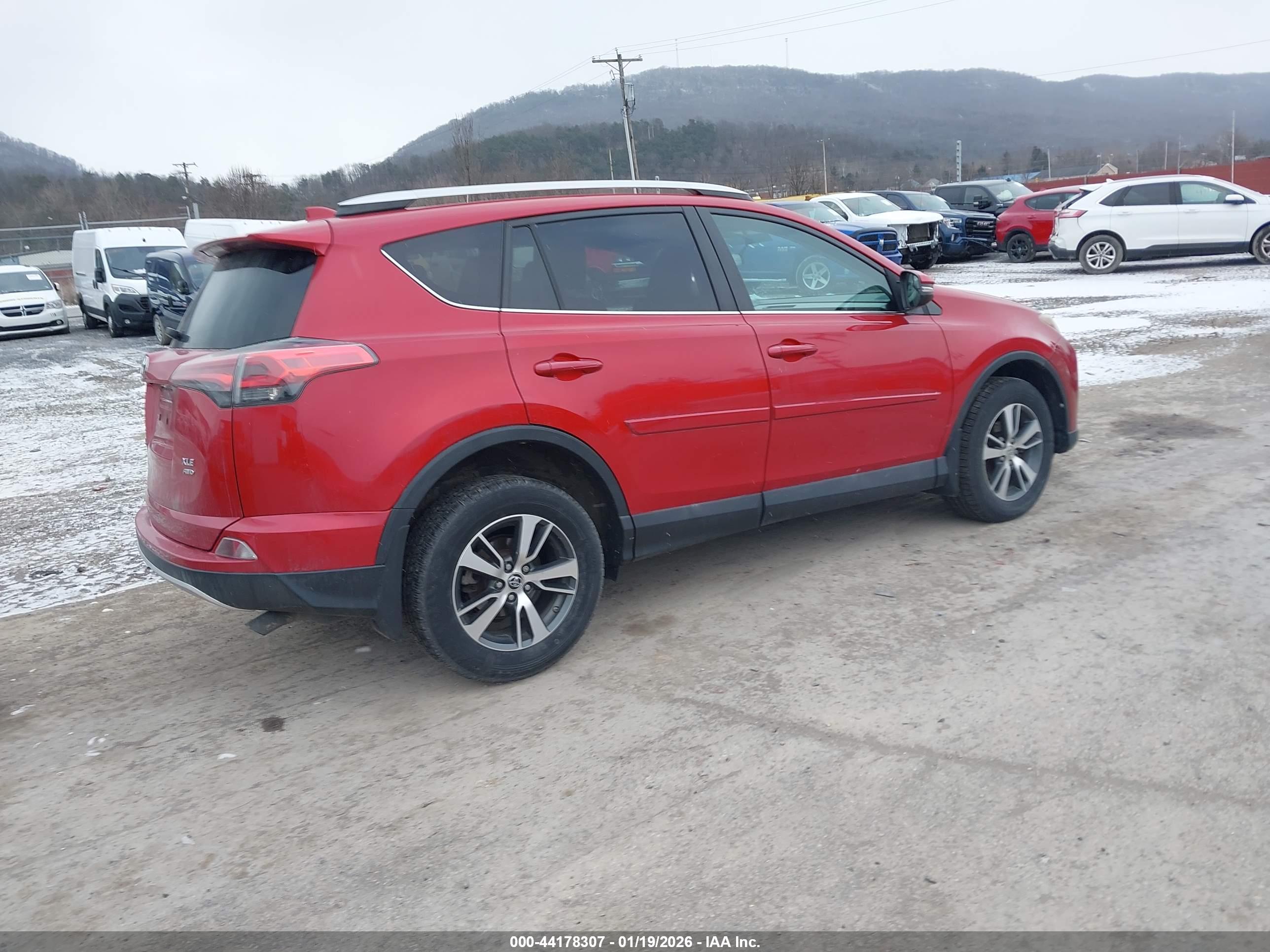 TOYOTA RAV4 image 4