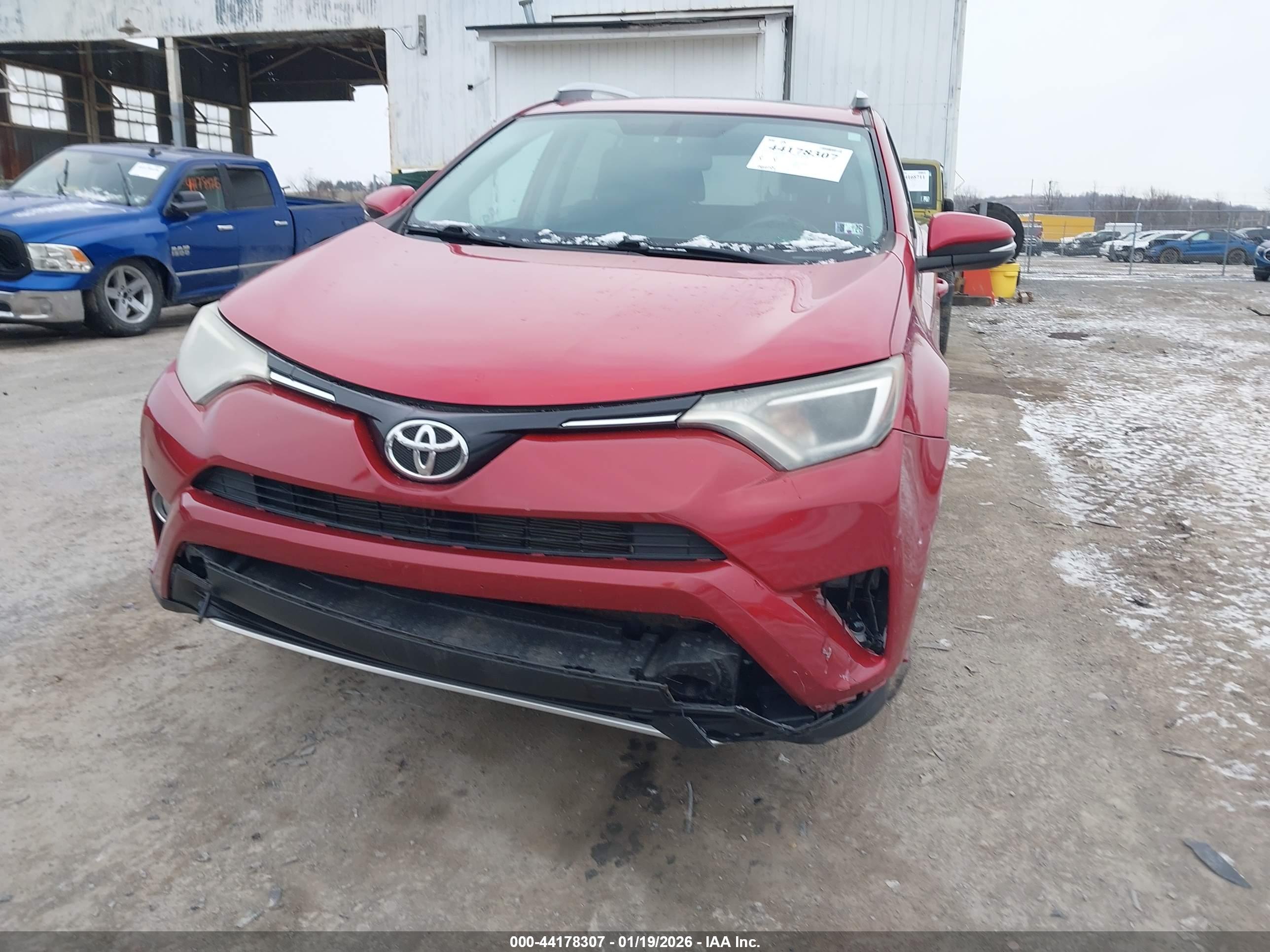 TOYOTA RAV4 image 6