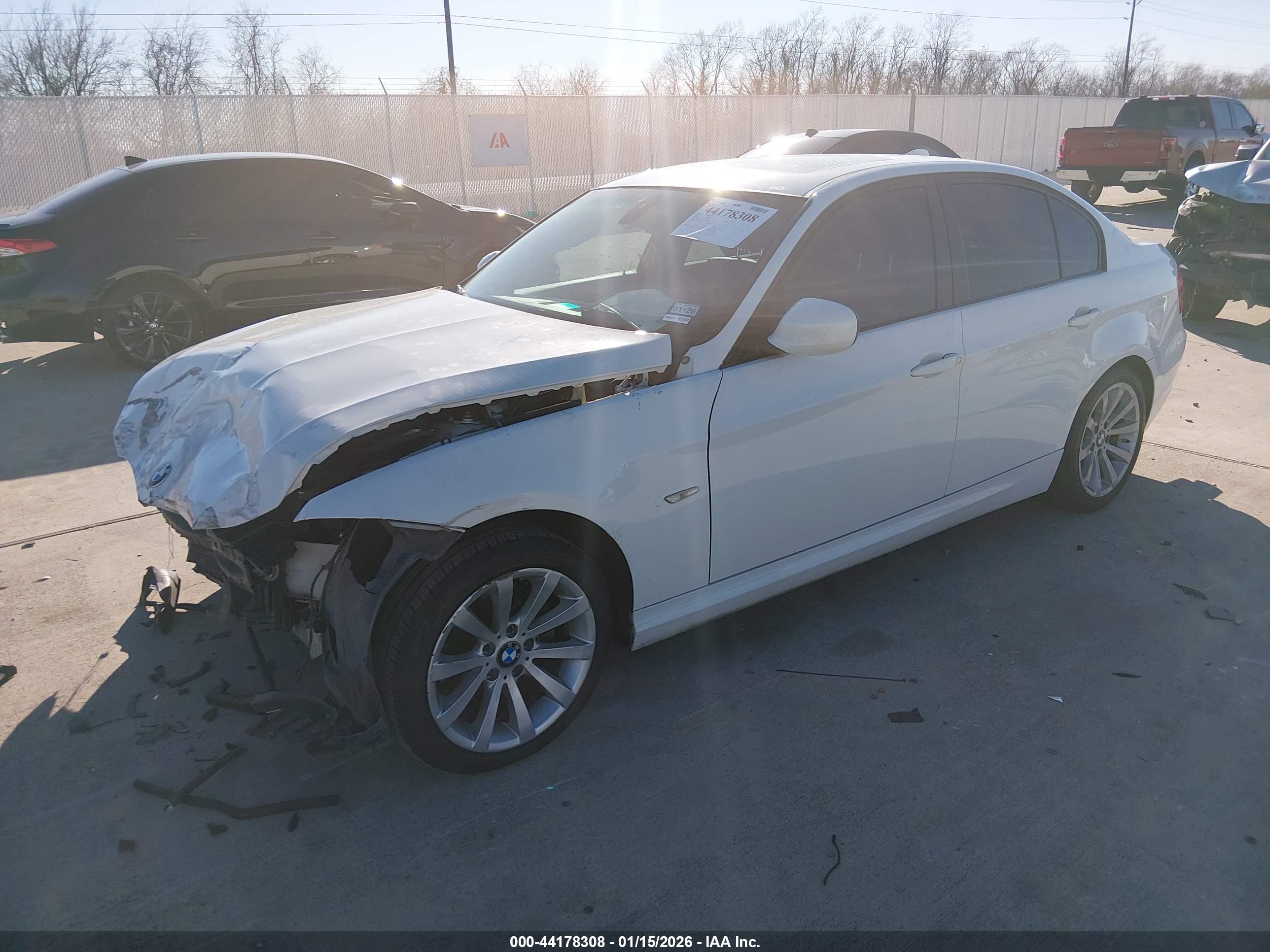 BMW 328I image 2
