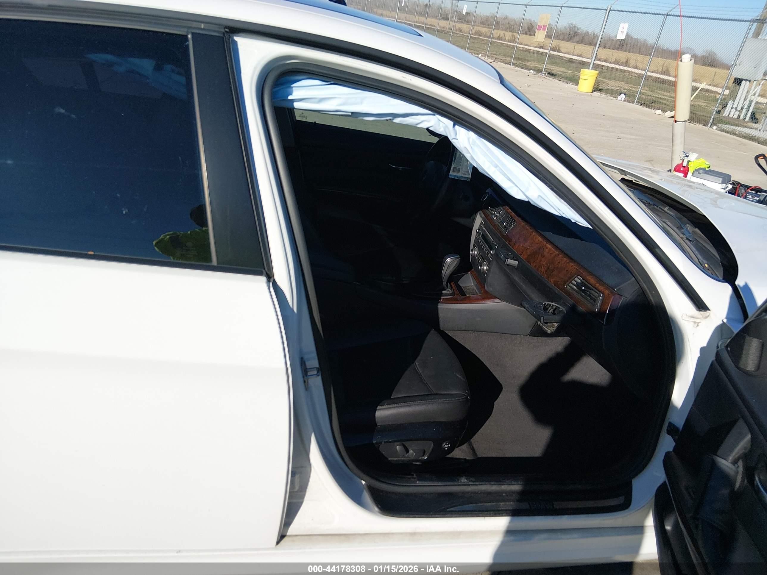 BMW 328I image 5