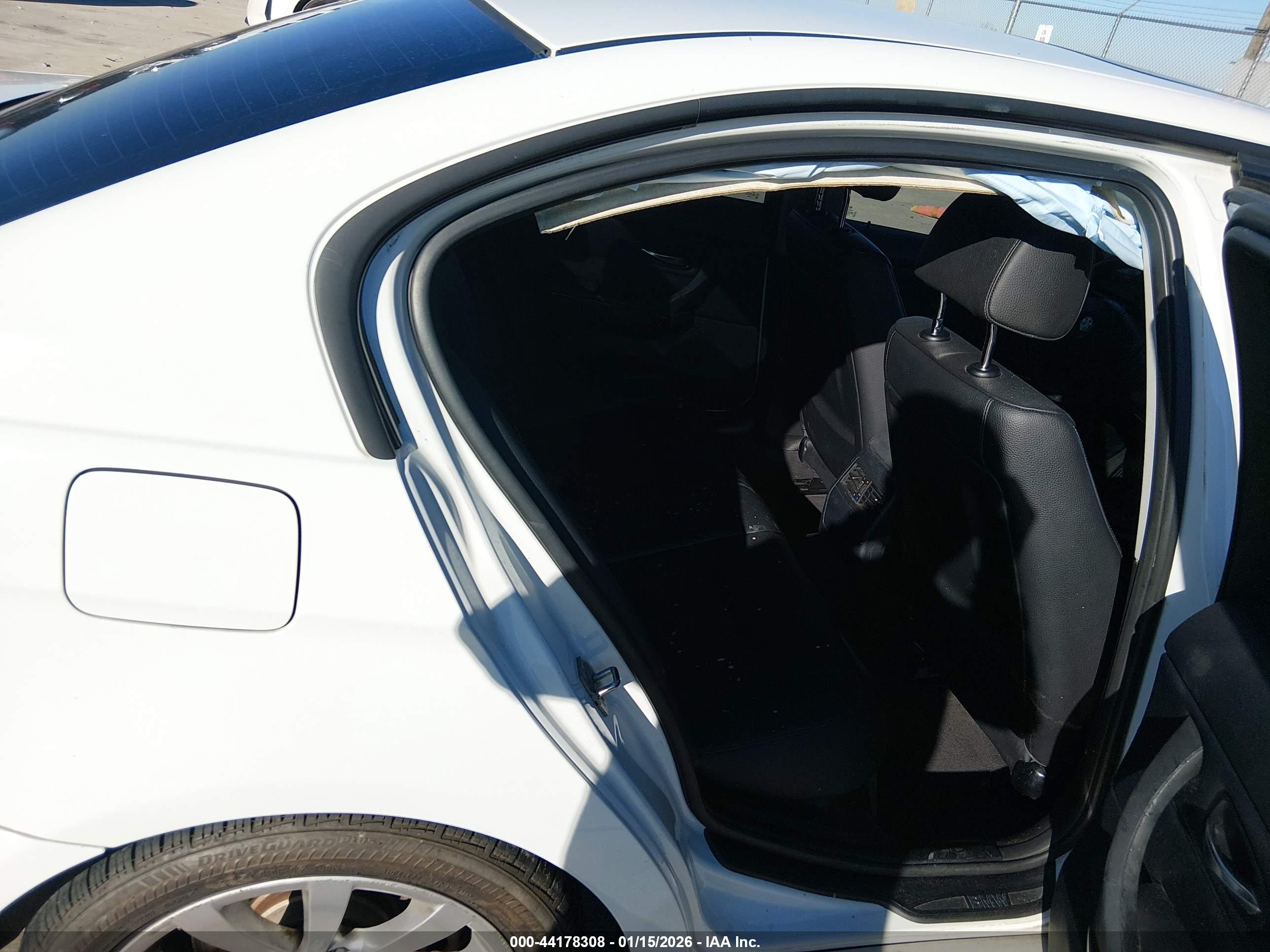 BMW 328I image 8