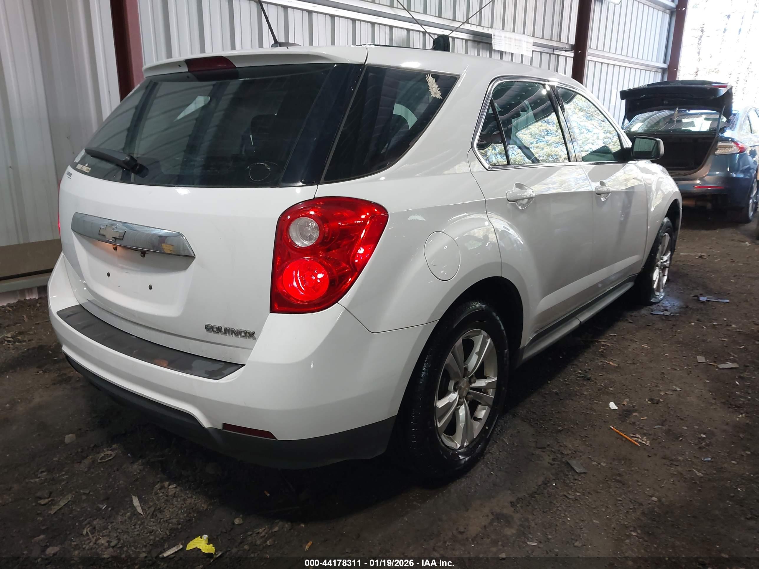 CHEVROLET EQUINOX image 4