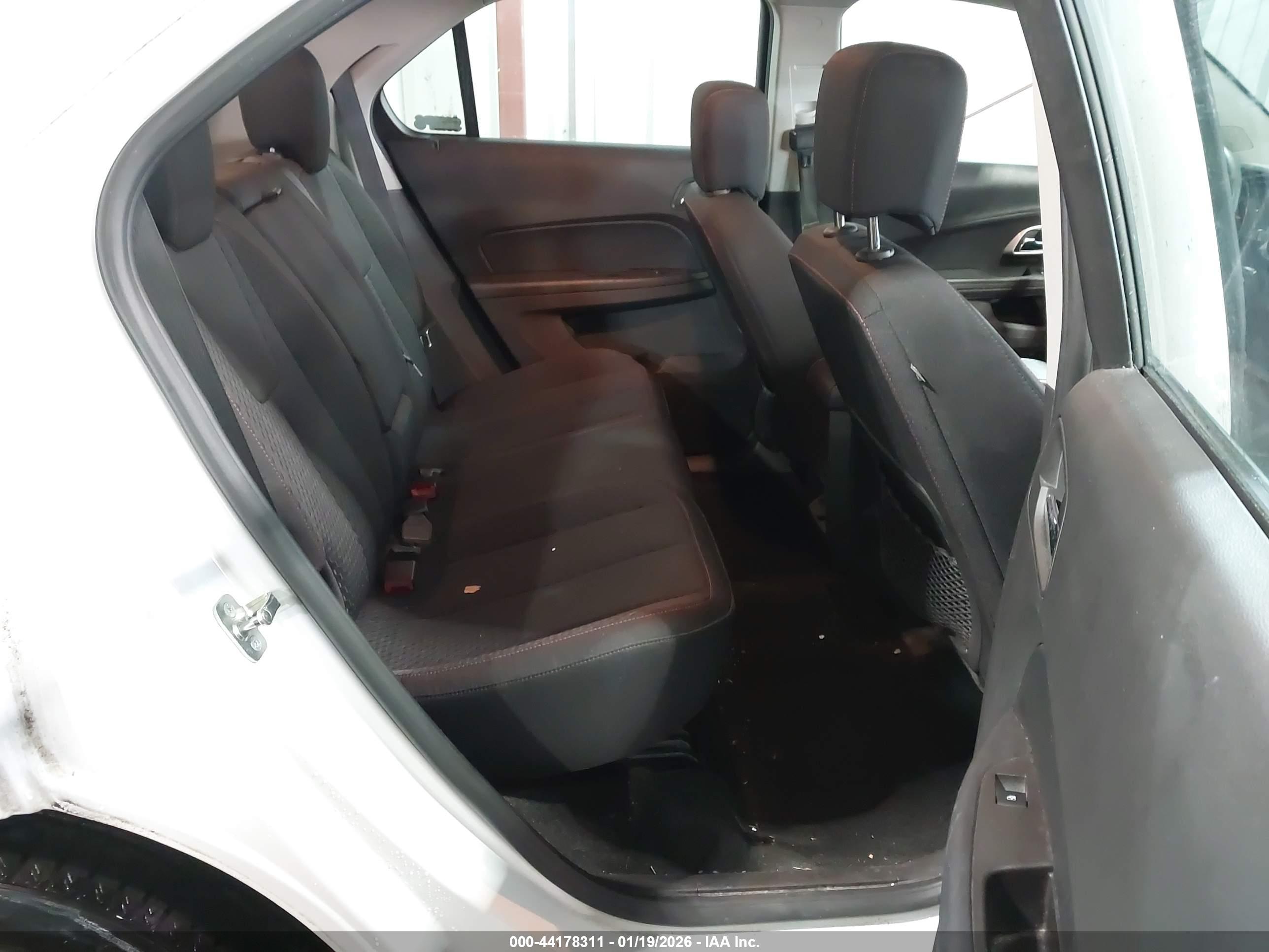CHEVROLET EQUINOX image 8