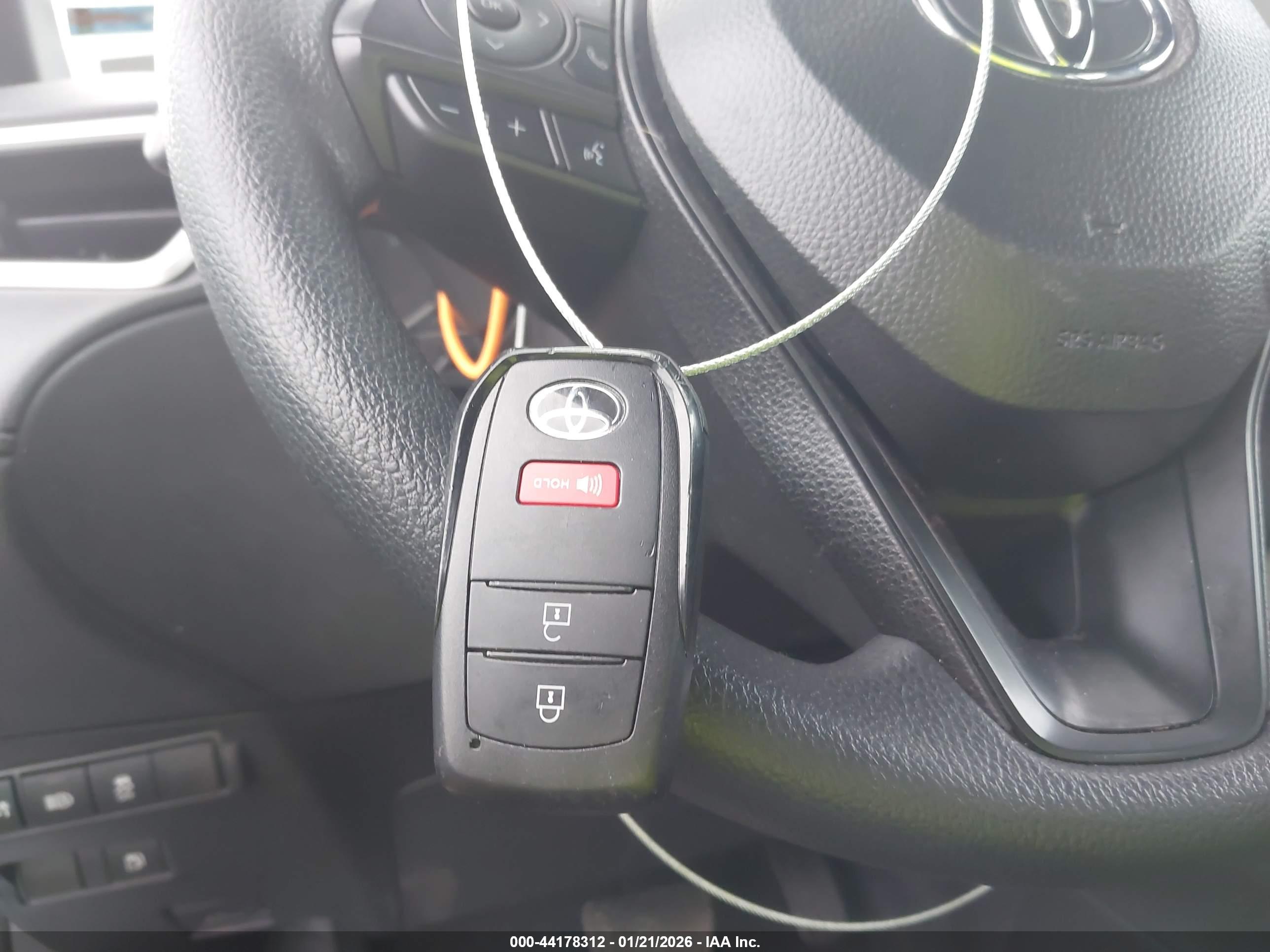 TOYOTA COROLLA image 11