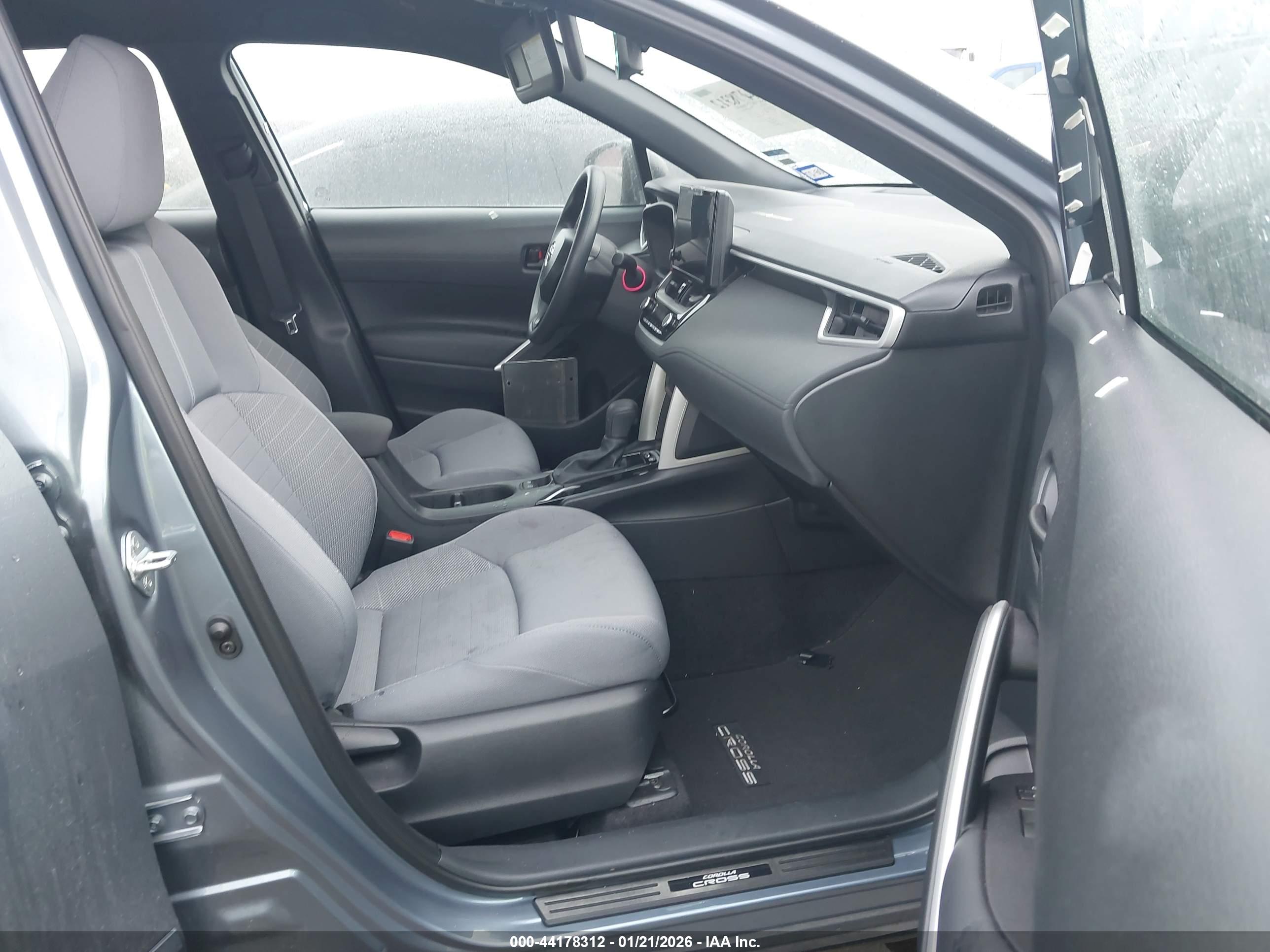 TOYOTA COROLLA image 5