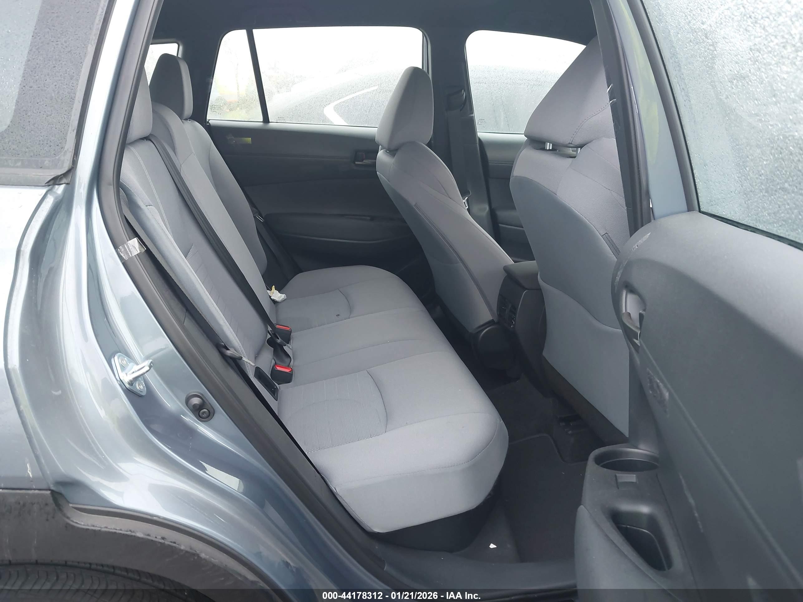 TOYOTA COROLLA image 8