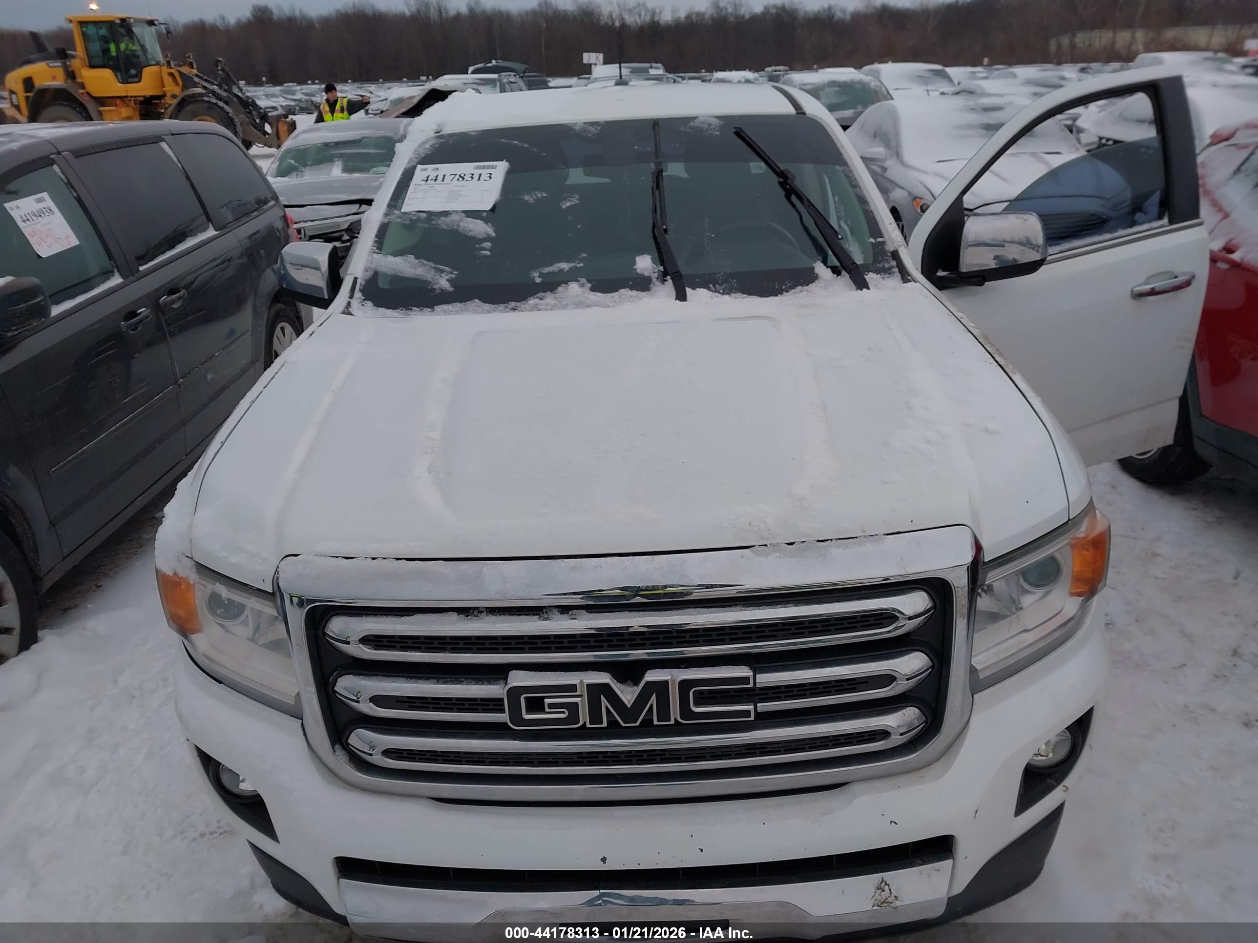 GMC CANYON image 10
