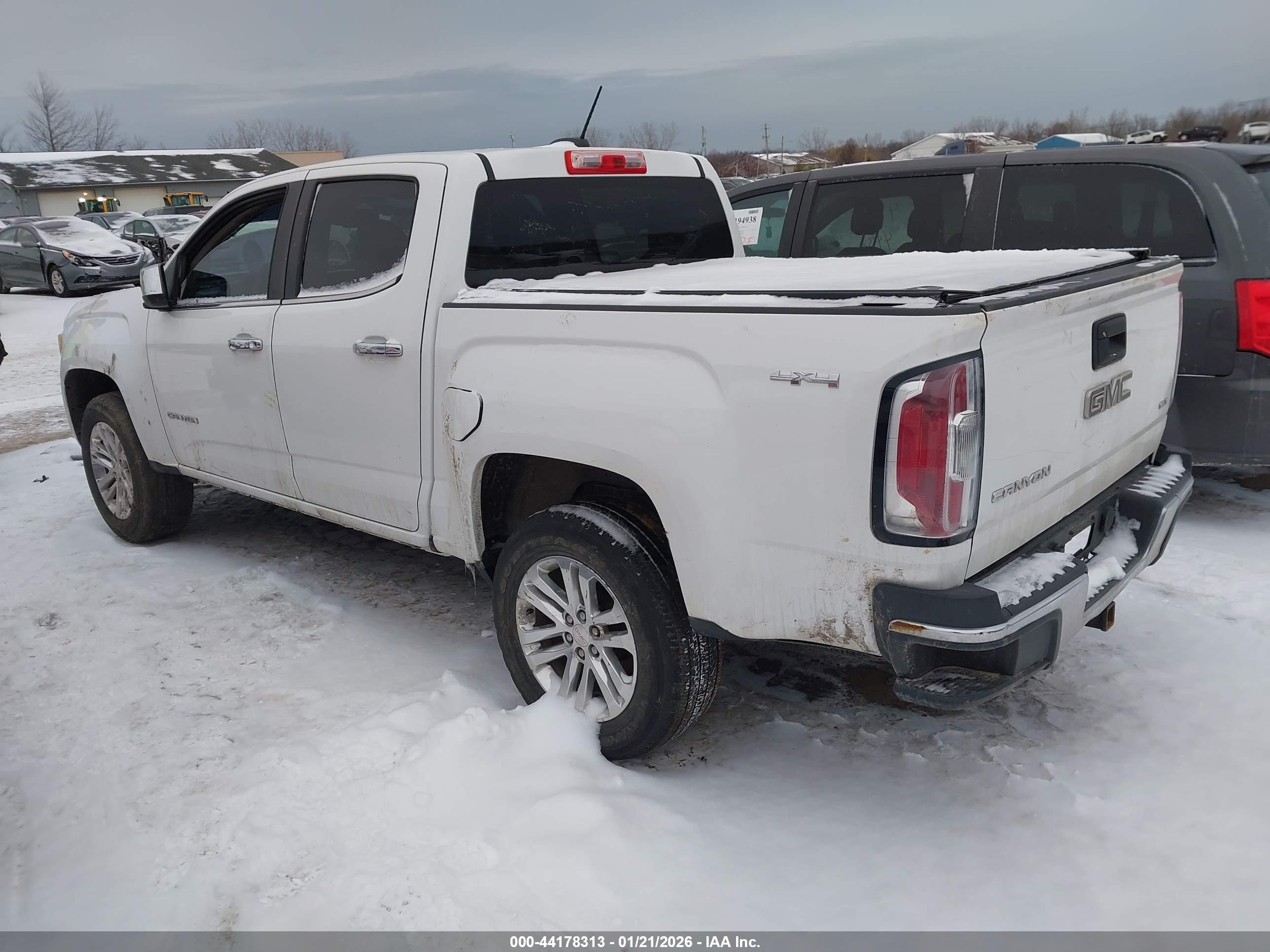 GMC CANYON image 3