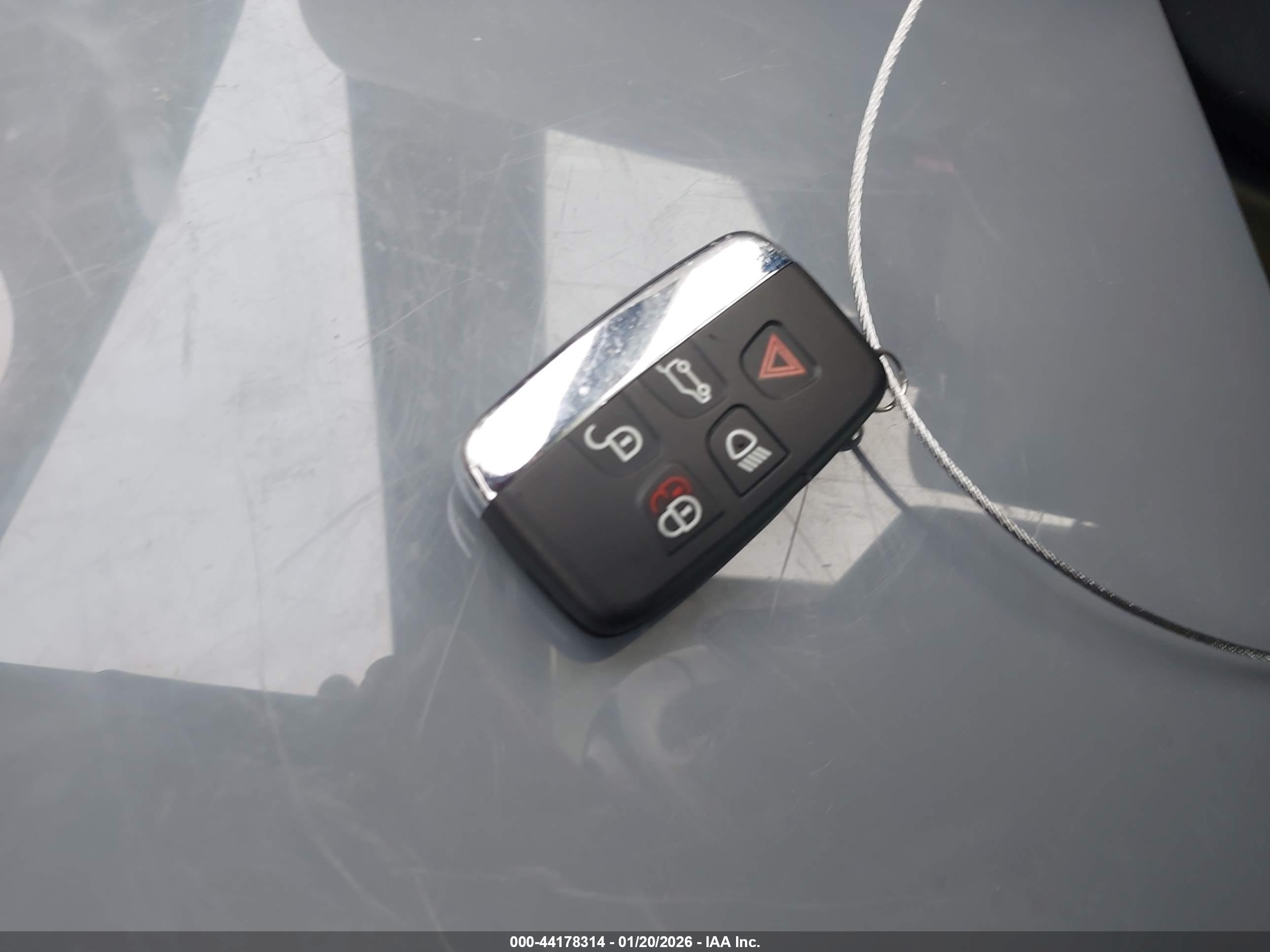 LAND ROVER image 11