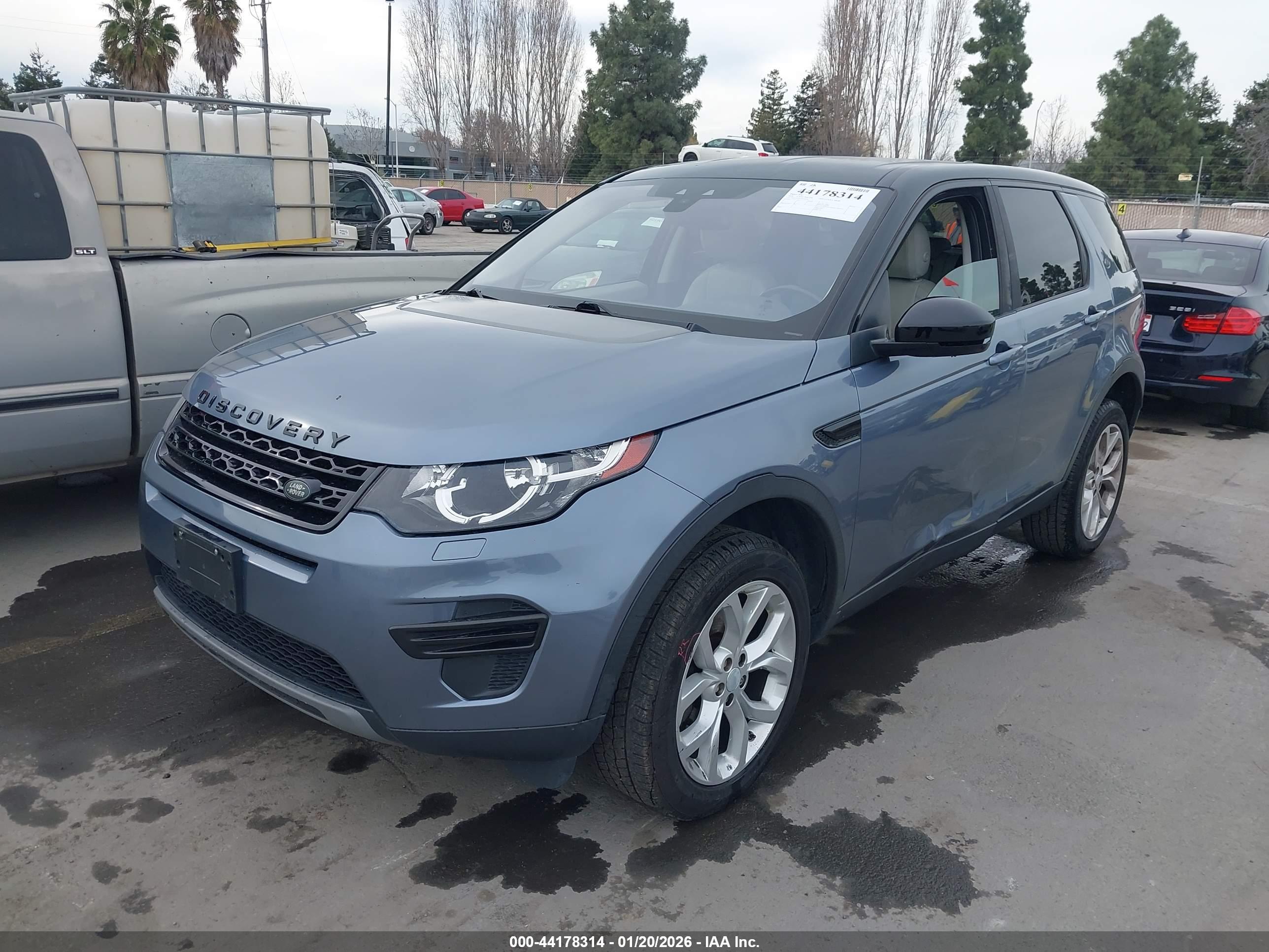 LAND ROVER image 2