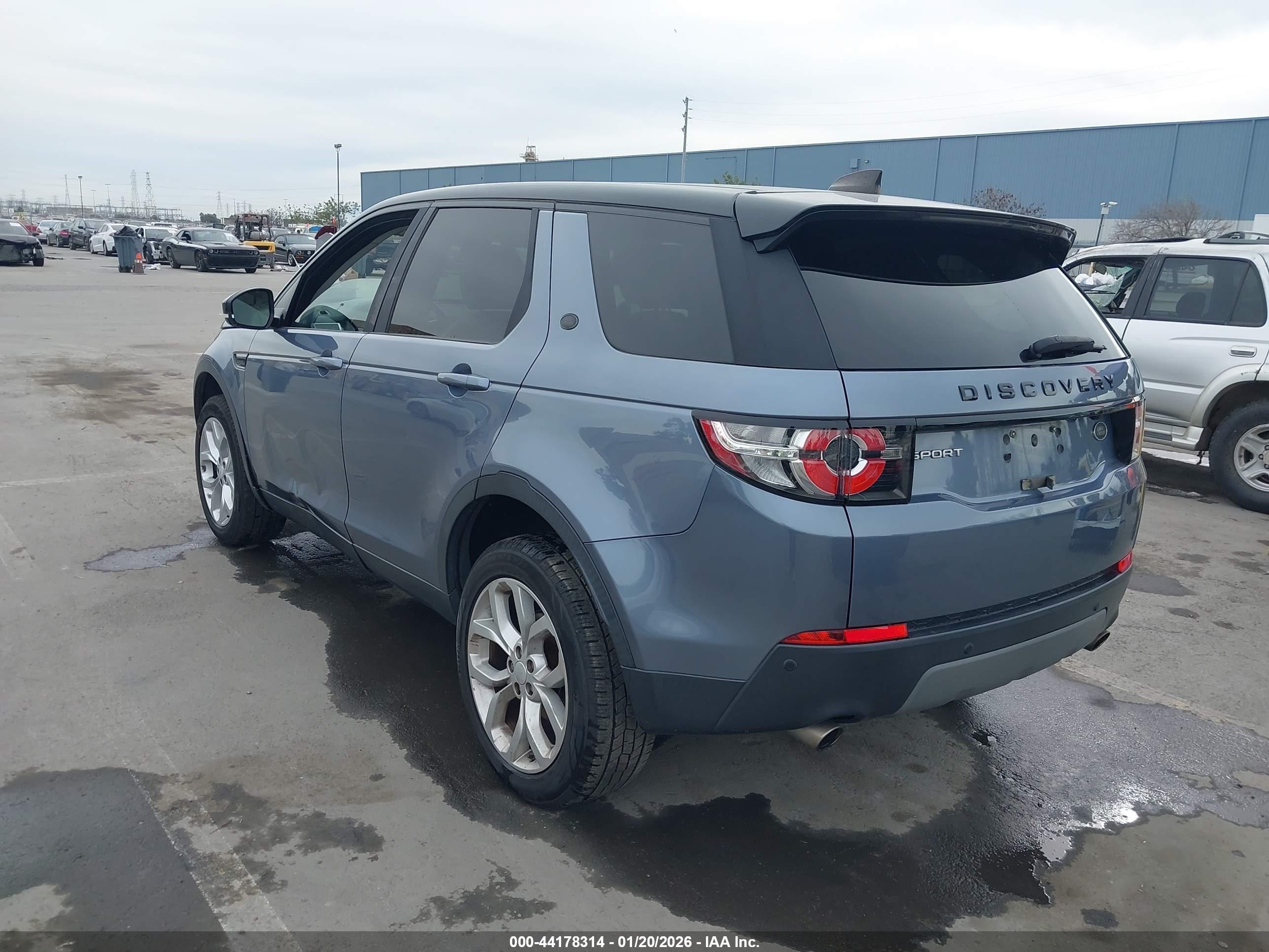 LAND ROVER image 3