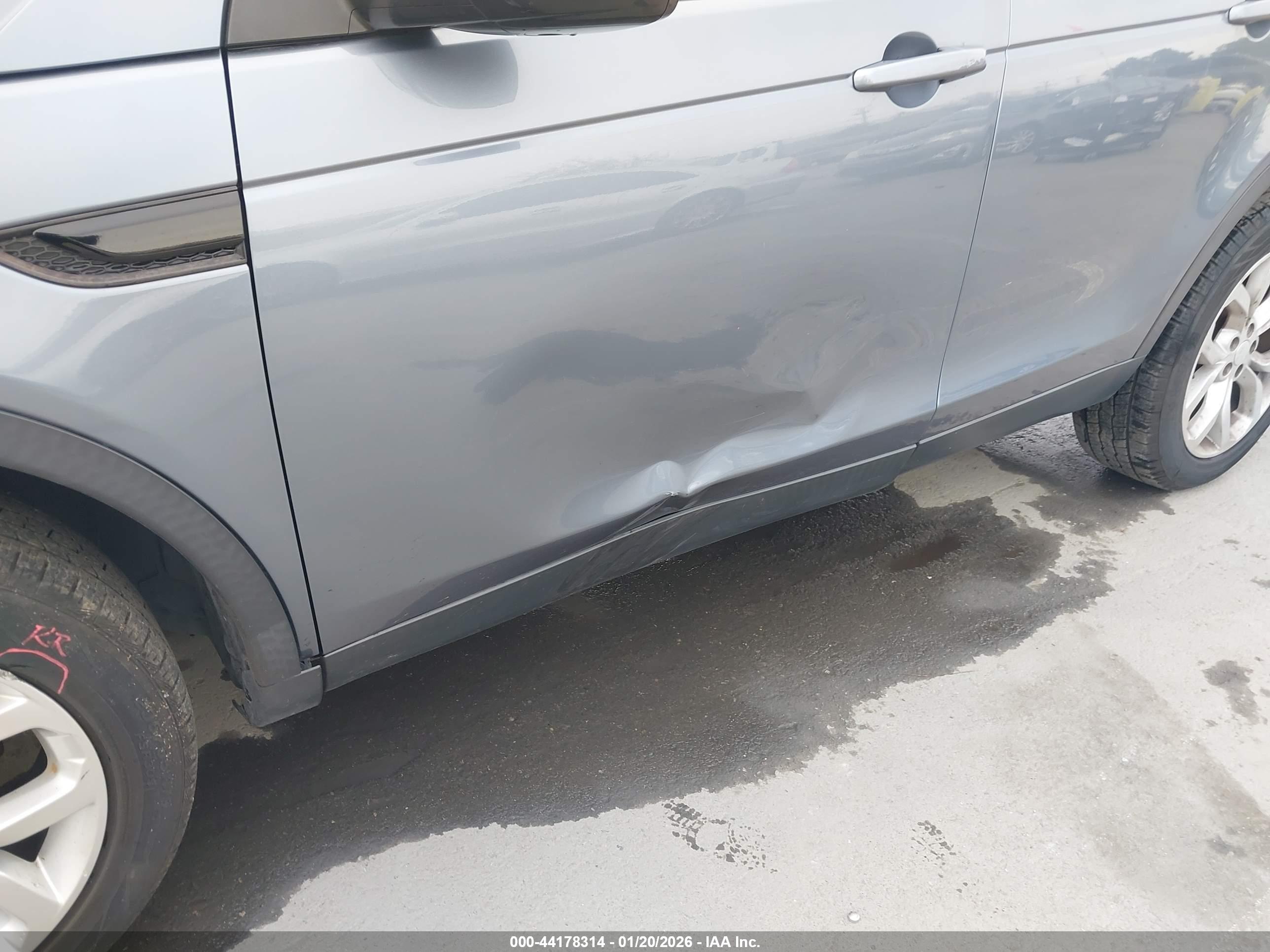 LAND ROVER image 6