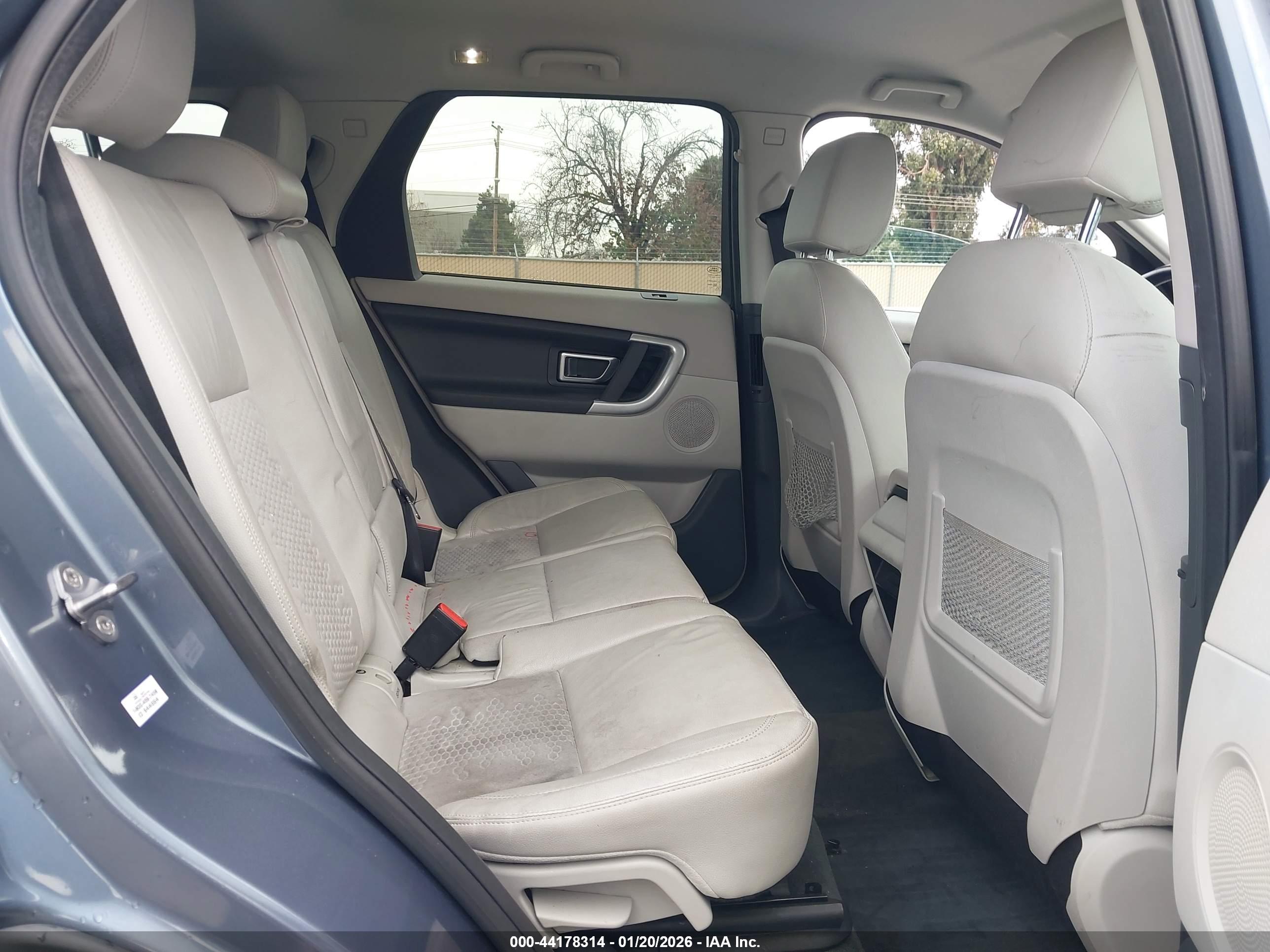 LAND ROVER image 8