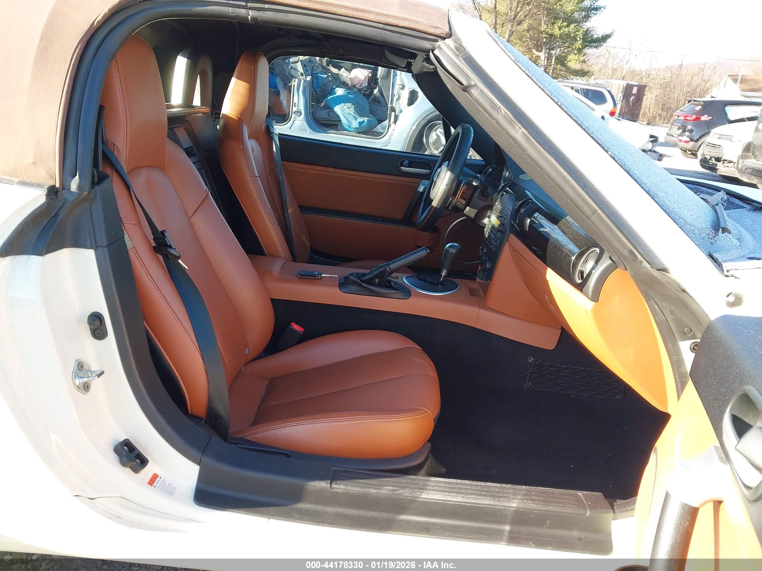 MAZDA MX-5 image 5