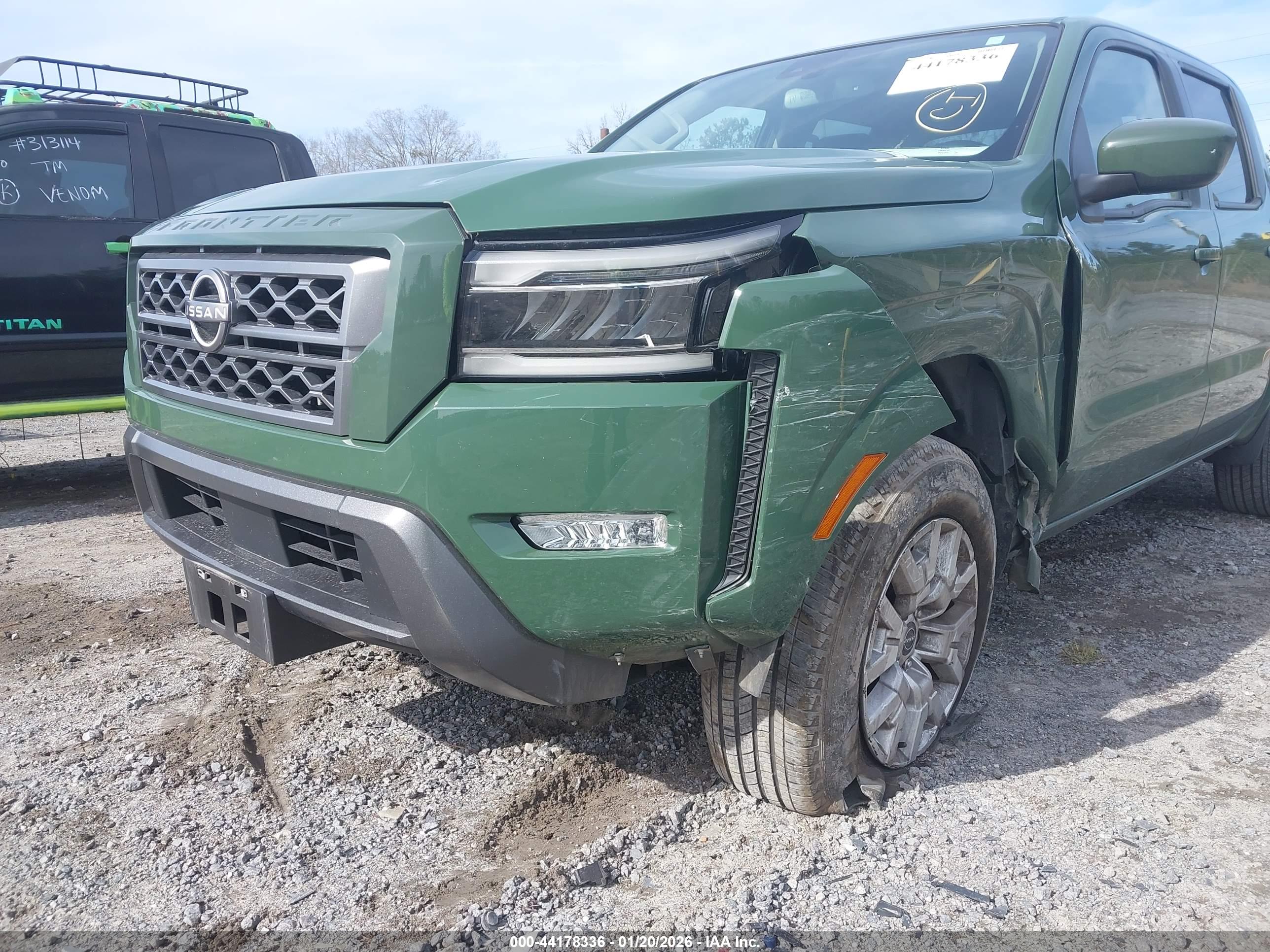 NISSAN FRONTIER image 6
