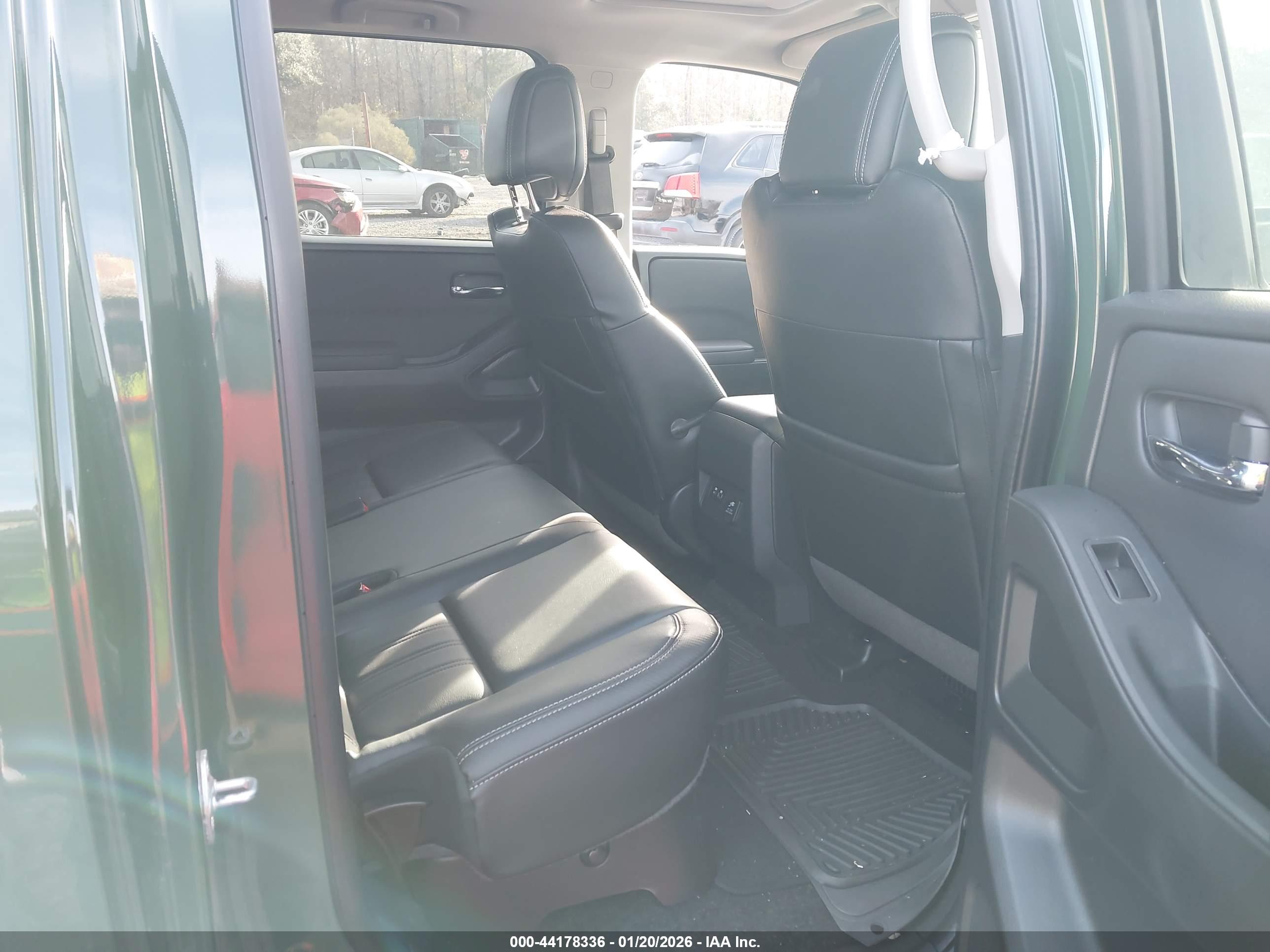 NISSAN FRONTIER image 8