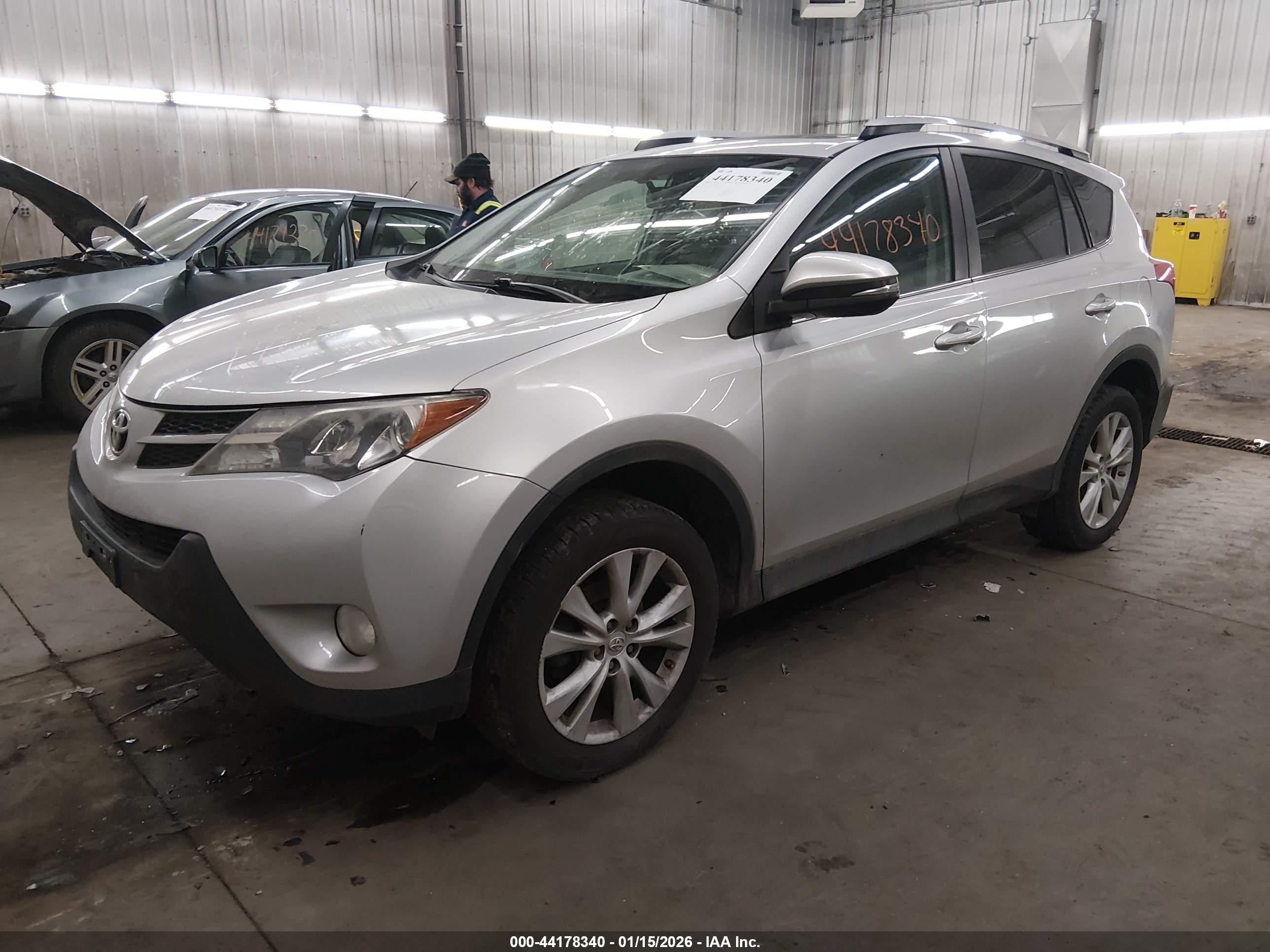TOYOTA RAV4 image 2