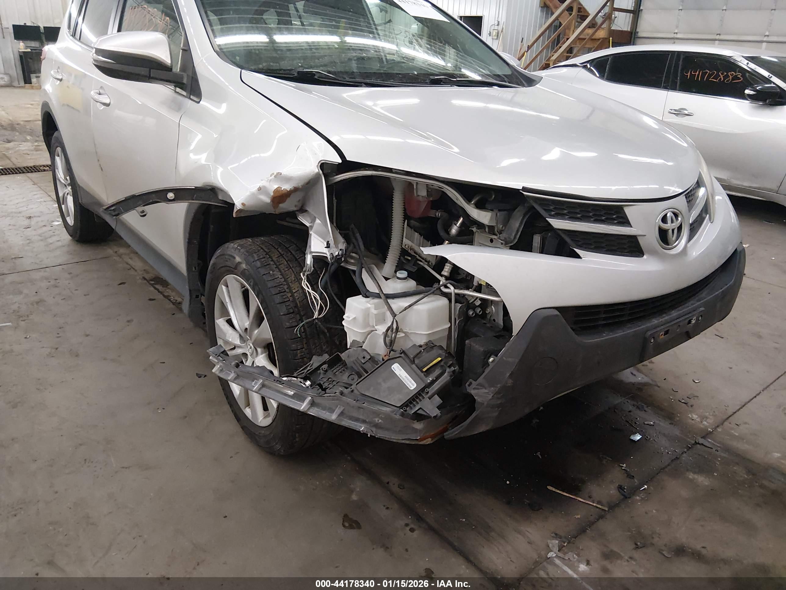 TOYOTA RAV4 image 6