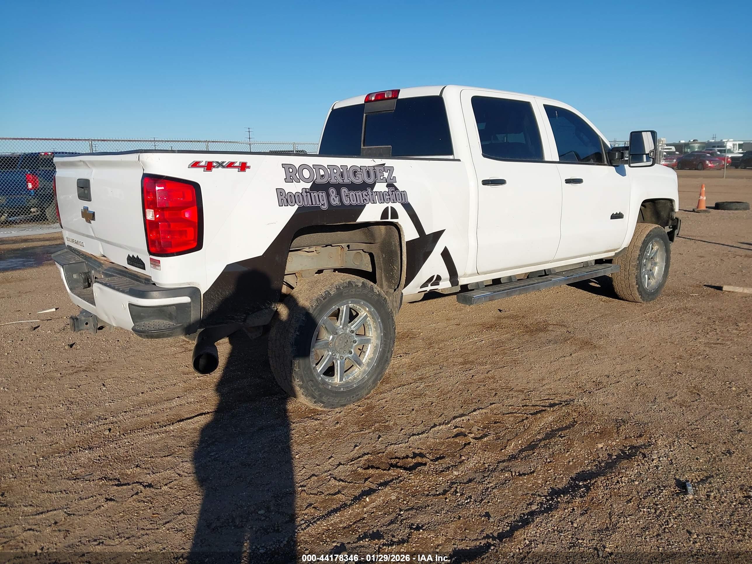 CHEVROLET SILVERADO image 4