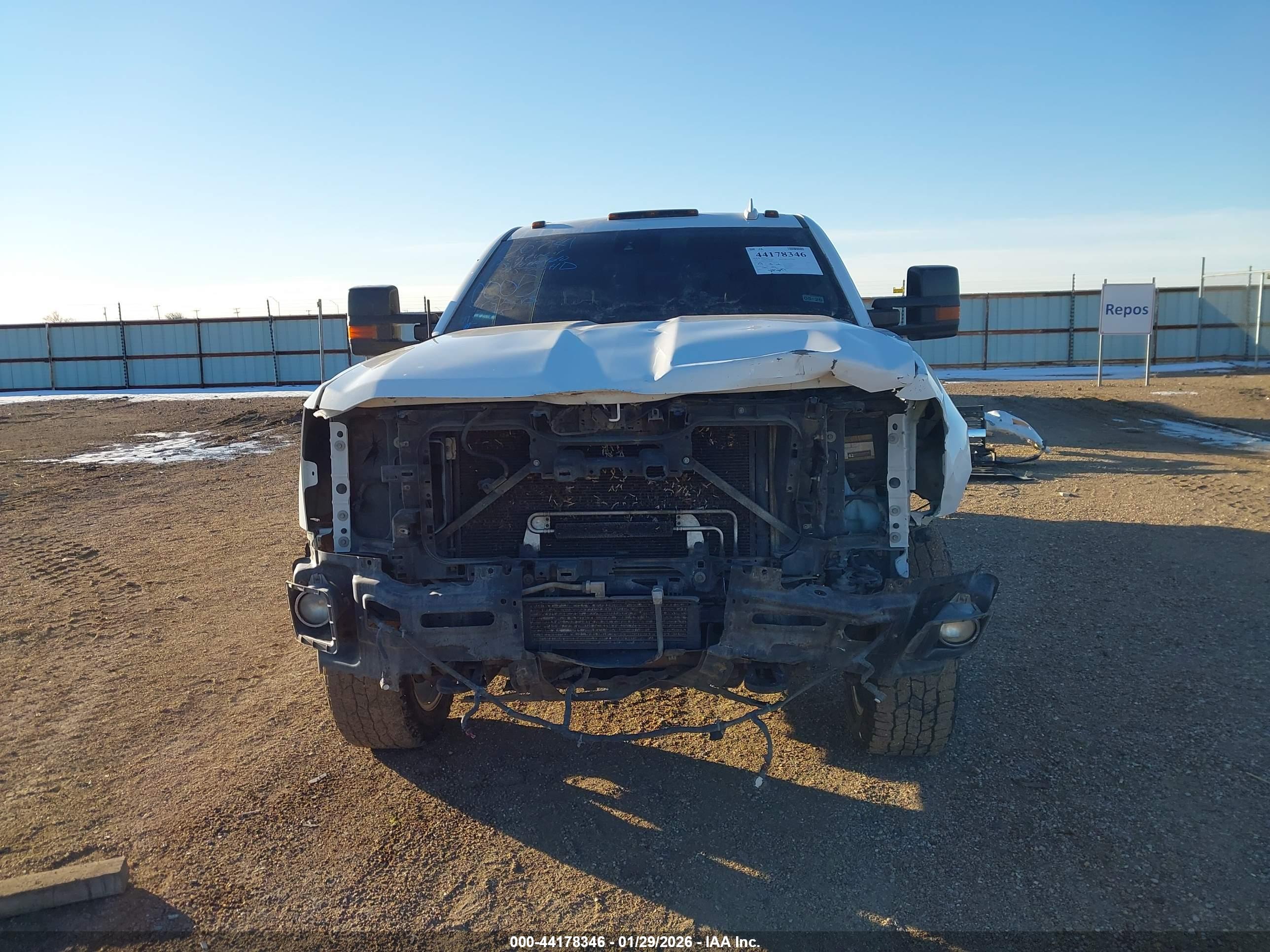 CHEVROLET SILVERADO image 6