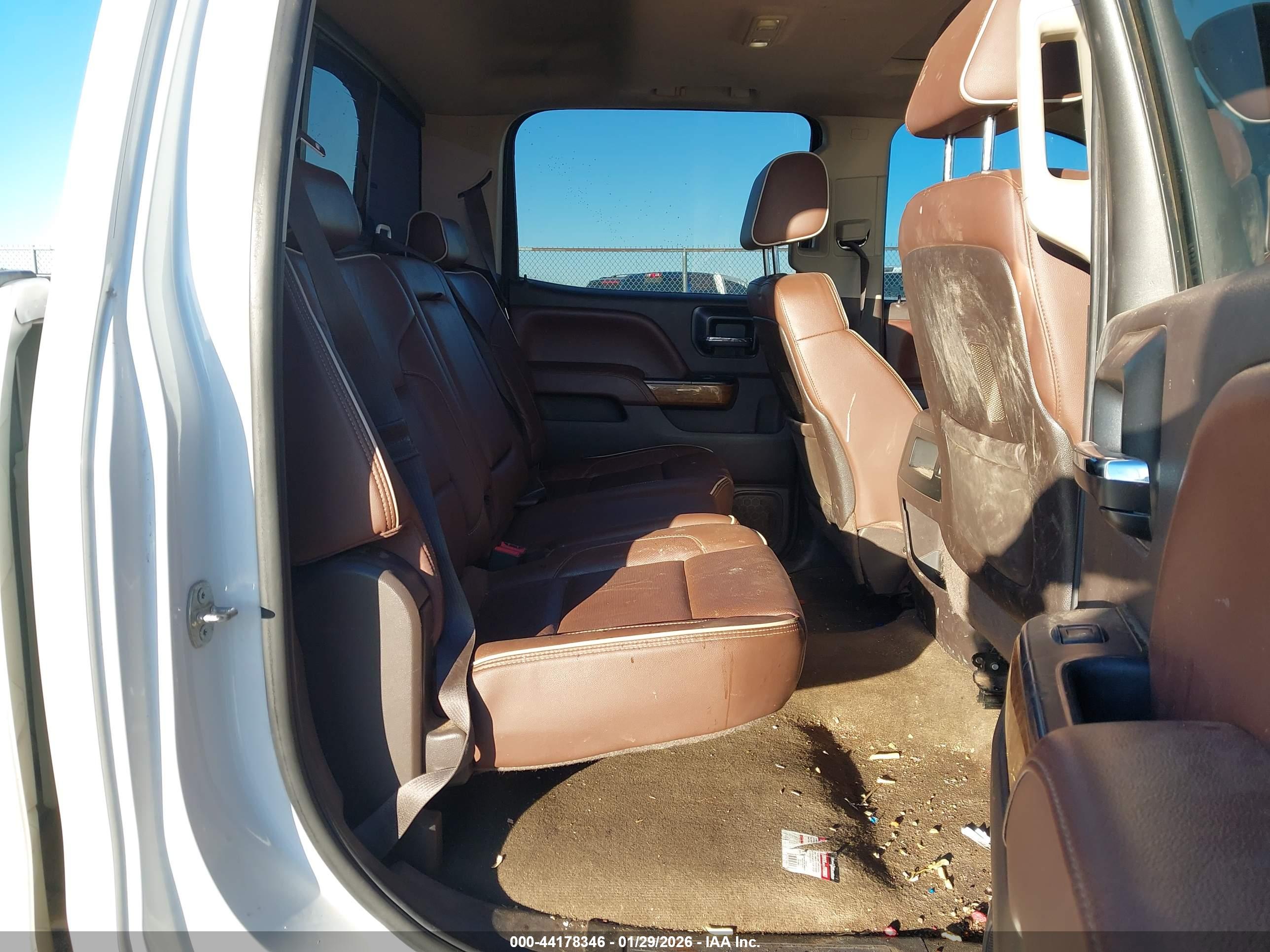 CHEVROLET SILVERADO image 8