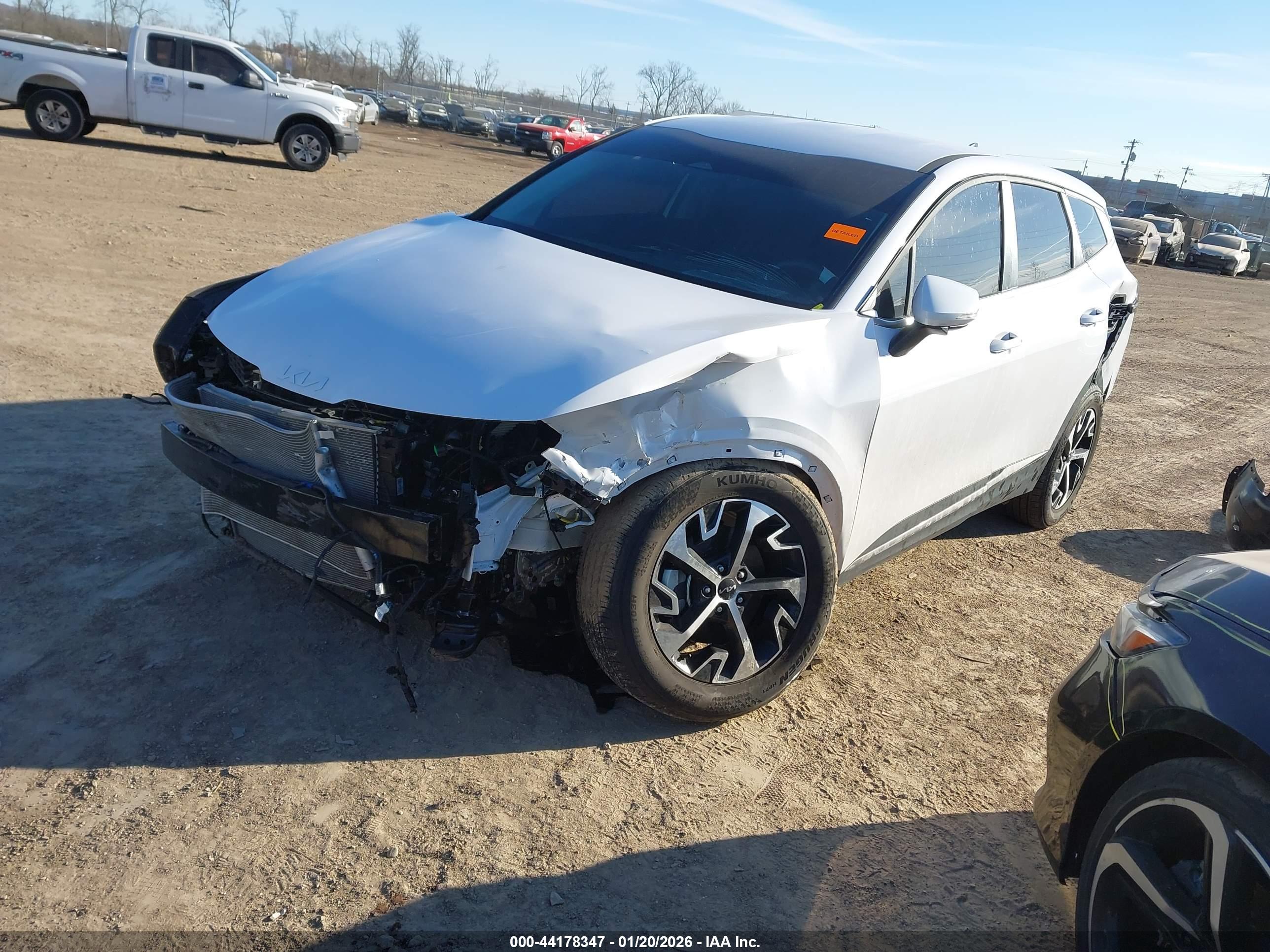 KIA SPORTAGE image 2