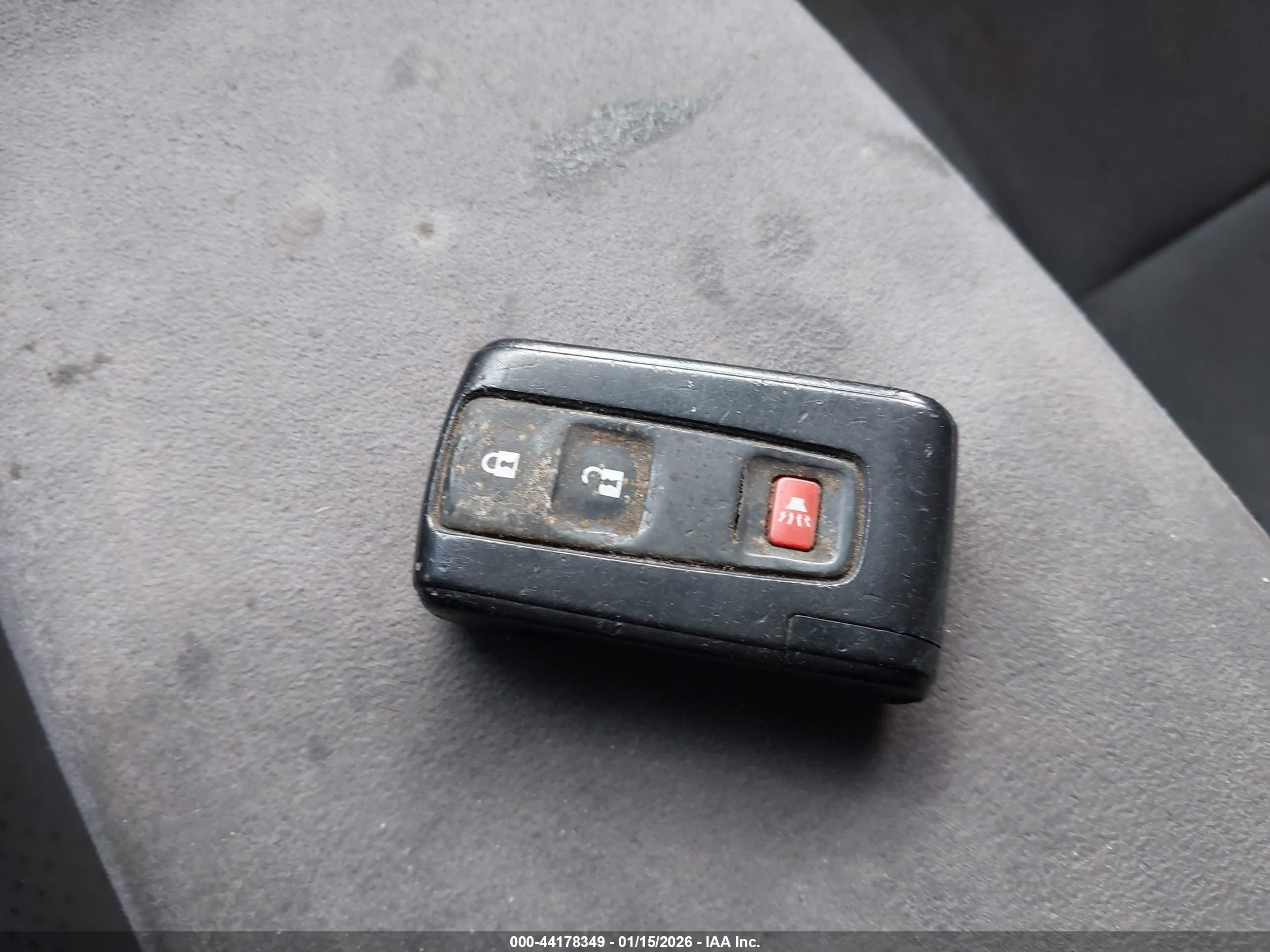 TOYOTA PRIUS image 11
