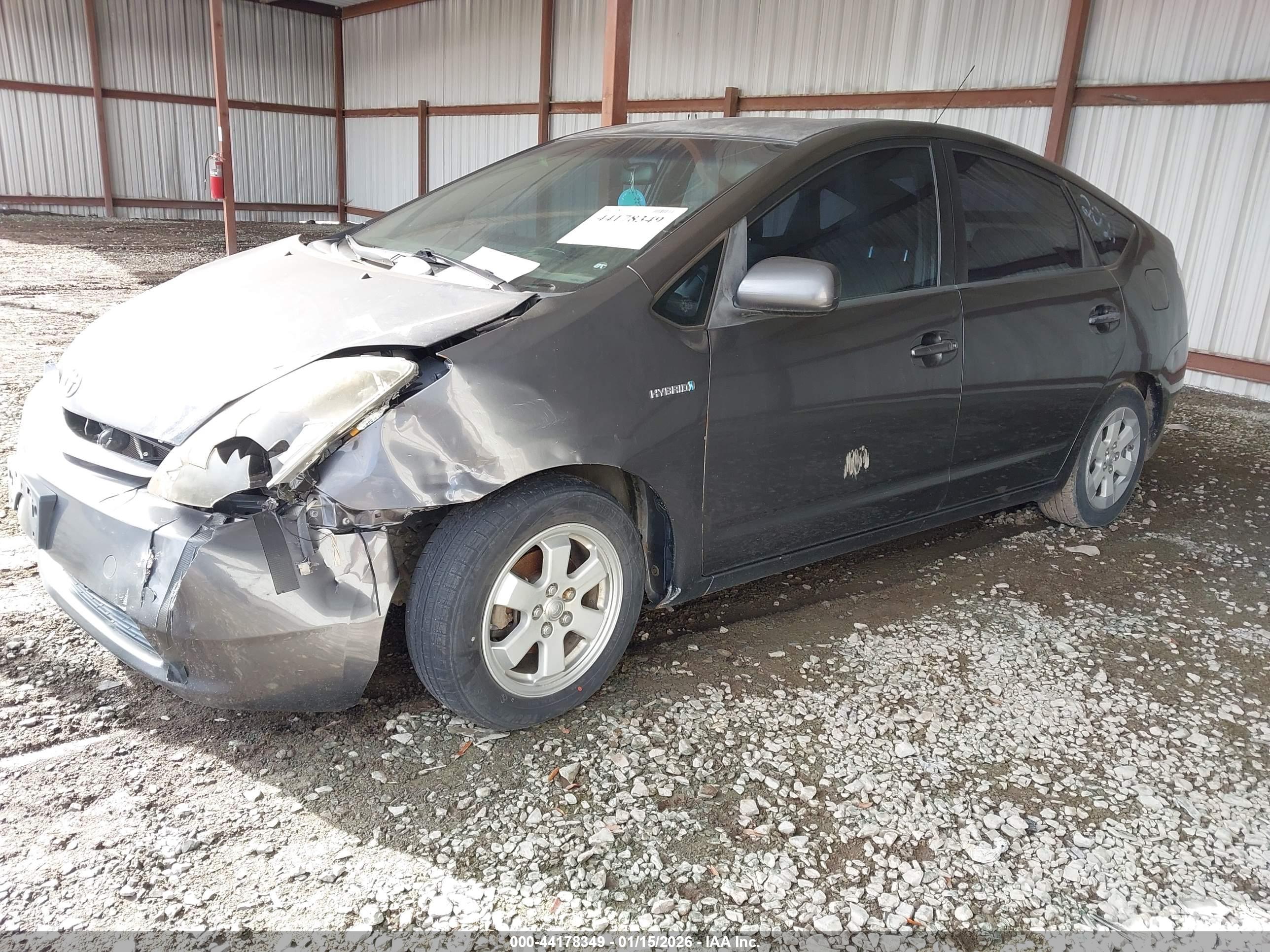TOYOTA PRIUS image 2