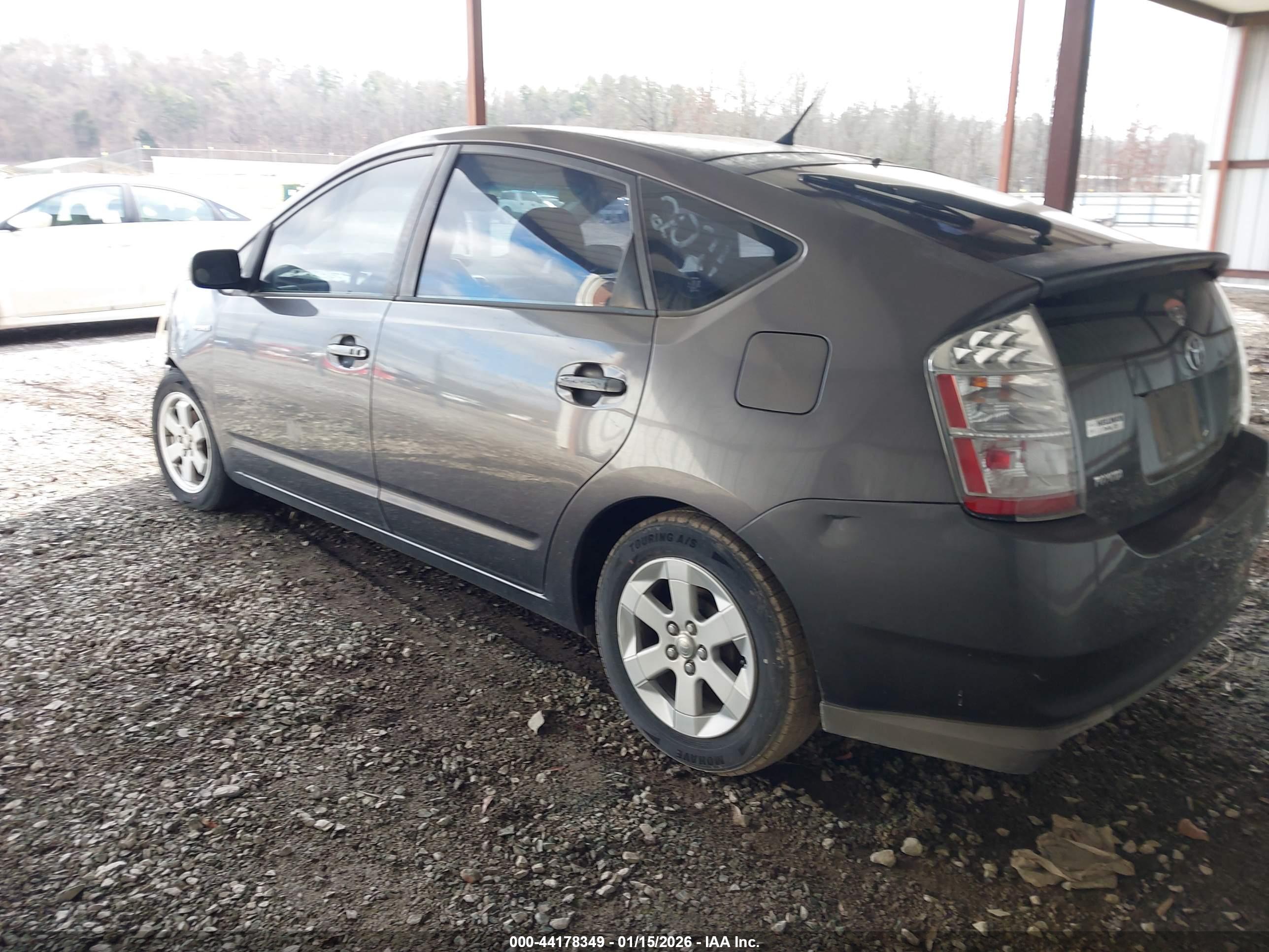 TOYOTA PRIUS image 3